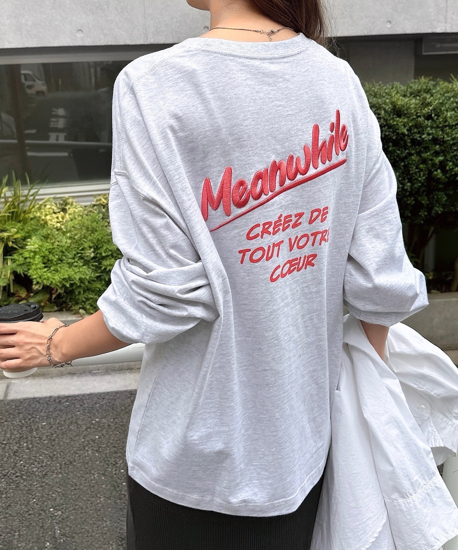 【アンドミー/andme】のプリント エンブロイダリー ロゴ 長袖 Tシャツ インテリア・キッズ・メンズ・レディースファッション・服の通販 founy(ファニー)  ファッション Fashion レディースファッション Fashion for Women トップス・カットソー Cut & Sew Tops シャツ・ブラウス・オフィスカジュアル Elegant Blouses & Button-Ups ロングTシャツ・Tシャツ Longline T-Shirts & Tees エンブロイダリー Embroidery Design 人気 Popular, Best Seller 長袖 Long Sleeve, Full Sleeve プリント Print, Printed Pattern ワンポイント One Point, Statement Accent おすすめ Recommended / Our Picks オートミール|ID: prp329100004685618 ipo3291000000034350721