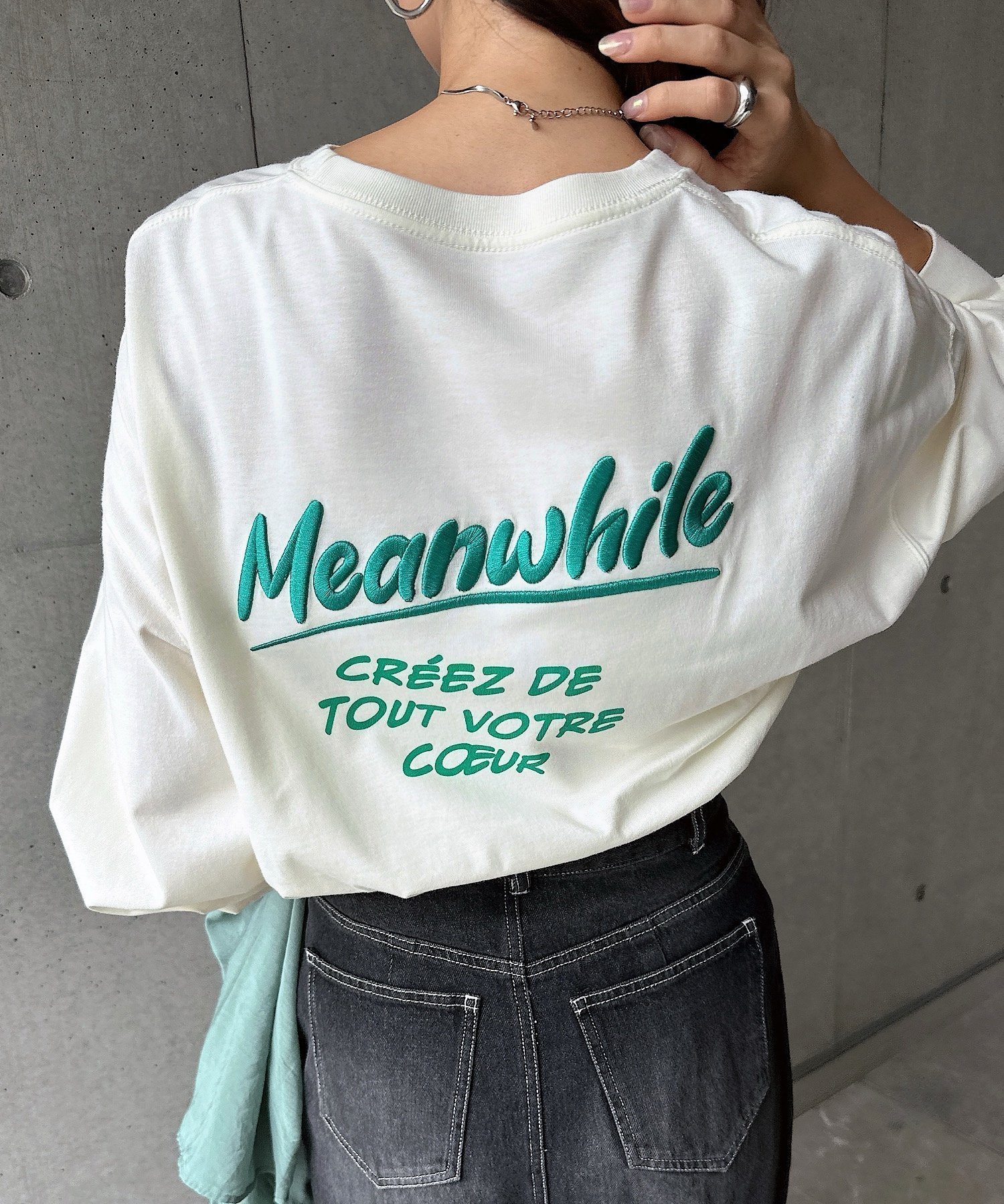 【アンドミー/andme】のプリント エンブロイダリー ロゴ 長袖 Tシャツ インテリア・キッズ・メンズ・レディースファッション・服の通販 founy(ファニー)  ファッション Fashion レディースファッション Fashion for Women トップス・カットソー Cut & Sew Tops シャツ・ブラウス・オフィスカジュアル Elegant Blouses & Button-Ups ロングTシャツ・Tシャツ Longline T-Shirts & Tees エンブロイダリー Embroidery Design 人気 Popular, Best Seller 長袖 Long Sleeve, Full Sleeve プリント Print, Printed Pattern ワンポイント One Point, Statement Accent おすすめ Recommended / Our Picks エクリュ|ID: prp329100004685618 ipo3291000000034350723