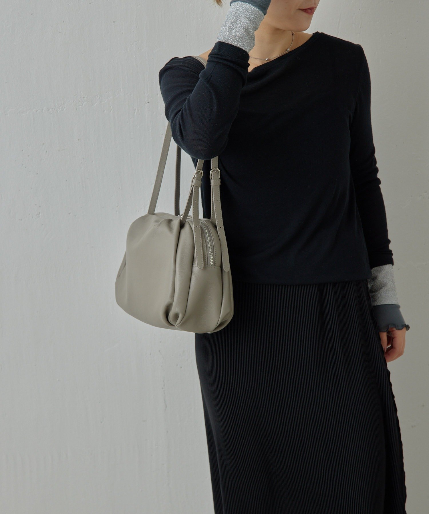 【イア パピヨネ/ear PAPILLONNER】のコロンボストンバッグ インテリア・キッズ・メンズ・レディースファッション・服の通販 founy(ファニー) ファッション Fashion レディースファッション Fashion for Women バッグ Bags 財布 Wallet, Purse トレンド Trend, Trending Now フォルム Silhouette, Form ボストンバッグ Boston Bag, Retro Bag ポケット Pocket, Pocket Detail マグネット Magnet, Magnetic Closure ロング Long, Long-Length セレモニー Ceremony ビジネス 仕事 通勤 Business / Work / Commuting グレー|ID: prp329100004685653 ipo3291000000034633891