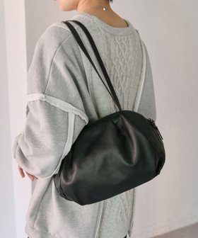 【イア パピヨネ/ear PAPILLONNER】のコロンボストンバッグ 人気、トレンドファッション・服の通販 founy(ファニー) ファッション Fashion レディースファッション Fashion for Women バッグ Bags 財布 Wallet, Purse トレンド Trend, Trending Now フォルム Silhouette, Form ボストンバッグ Boston Bag, Retro Bag ポケット Pocket, Pocket Detail マグネット Magnet, Magnetic Closure ロング Long, Long-Length セレモニー Ceremony ビジネス 仕事 通勤 Business / Work / Commuting |ID:prp329100004685653