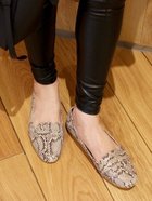 【フィン/Fin】のラウンドコインローファー 人気、トレンドファッション・服の通販 founy(ファニー) ファッション Fashion レディースファッション Fashion for Women エナメル Patent Leather クッション Cushion, Throw Pillow ソックス Socks, Hosiery ダウン Down, Puffer デニム Denim, Jeans Material 人気 Popular, Best Seller パイソン Python, Snakeskin Pattern ベーシック Basic, Essential ワイド Wide, Wide Fit ビジネス 仕事 通勤 Business / Work / Commuting thumbnail ベージュプリント|ID: prp329100004685702 ipo3291000000034118959