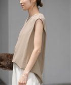 【フレームワーク/FRAMeWORK】のタックデザイントップス 人気、トレンドファッション・服の通販 founy(ファニー) ファッション Fashion レディースファッション Fashion for Women トップス・カットソー Cut & Sew Tops おすすめ Recommended / Our Picks シェイプ Shape, Slim Fit セットアップ Set-Up, Coordinated Outfit ヴィンテージ Vintage Style thumbnail ベージュ|ID: prp329100004685826 ipo3291000000033838313