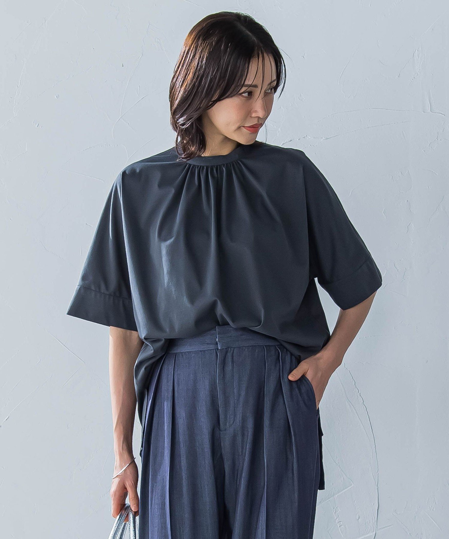 【ロートレ アモン/LAUTRE AMONT】のクールタッチギャザーネックカットソー≪洗濯機で洗える≫ インテリア・キッズ・メンズ・レディースファッション・服の通販 founy(ファニー) 　ファッション　Fashion　レディースファッション　Fashion for Women　トップス・カットソー　Cut & Sew Tops　カットソー・ベーシックTシャツ　Cut-and-Sewn Tops / Stretch Tees & Basics　おすすめ　Recommended / Our Picks　インナー　Innerwear　ギャザー　Gathered, Ruffled　フロント　Front, Front Design　ベーシック　Basic, Essential　ボトム　Bottoms, Lower Wear　洗える　Machine Washable　チャコールグレー|ID: prp329100004685828 ipo3291000000033838328