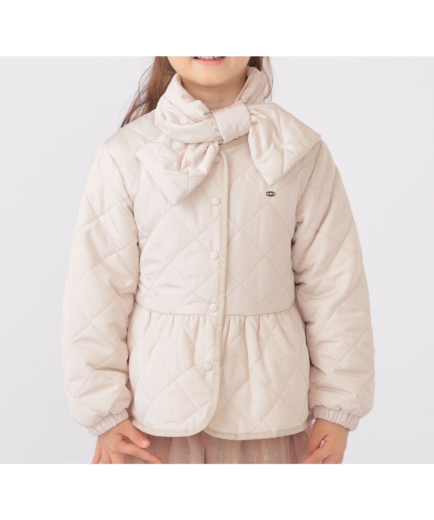 【シップス/SHIPS / KIDS】のSHIPS KIDS 100~130cm / 撥水/洗濯機可能 キルト ペプラム ジャケット インテリア・キッズ・メンズ・レディースファッション・服の通販 founy(ファニー) 　ファッション　Fashion　キッズファッション　Fashion for Kids　アウター　Coat Outerwear /Kids　キルト　Quilt, Quilted Fabric　ジャケット　Jacket, Outerwear　タフタ　Taffeta, Structured Fabric　ドット　Polka Dot, Dot Pattern　パイピング　Piping, Trim Design　プレート　Plate, Dish　ペプラム　Peplum, Flared Hem　ポケット　Pocket, Pocket Detail　マフラー　Scarf, Muffler　おすすめ　Recommended / Our Picks　アイボリー|ID: prp329100004685881 ipo3291000000033914735