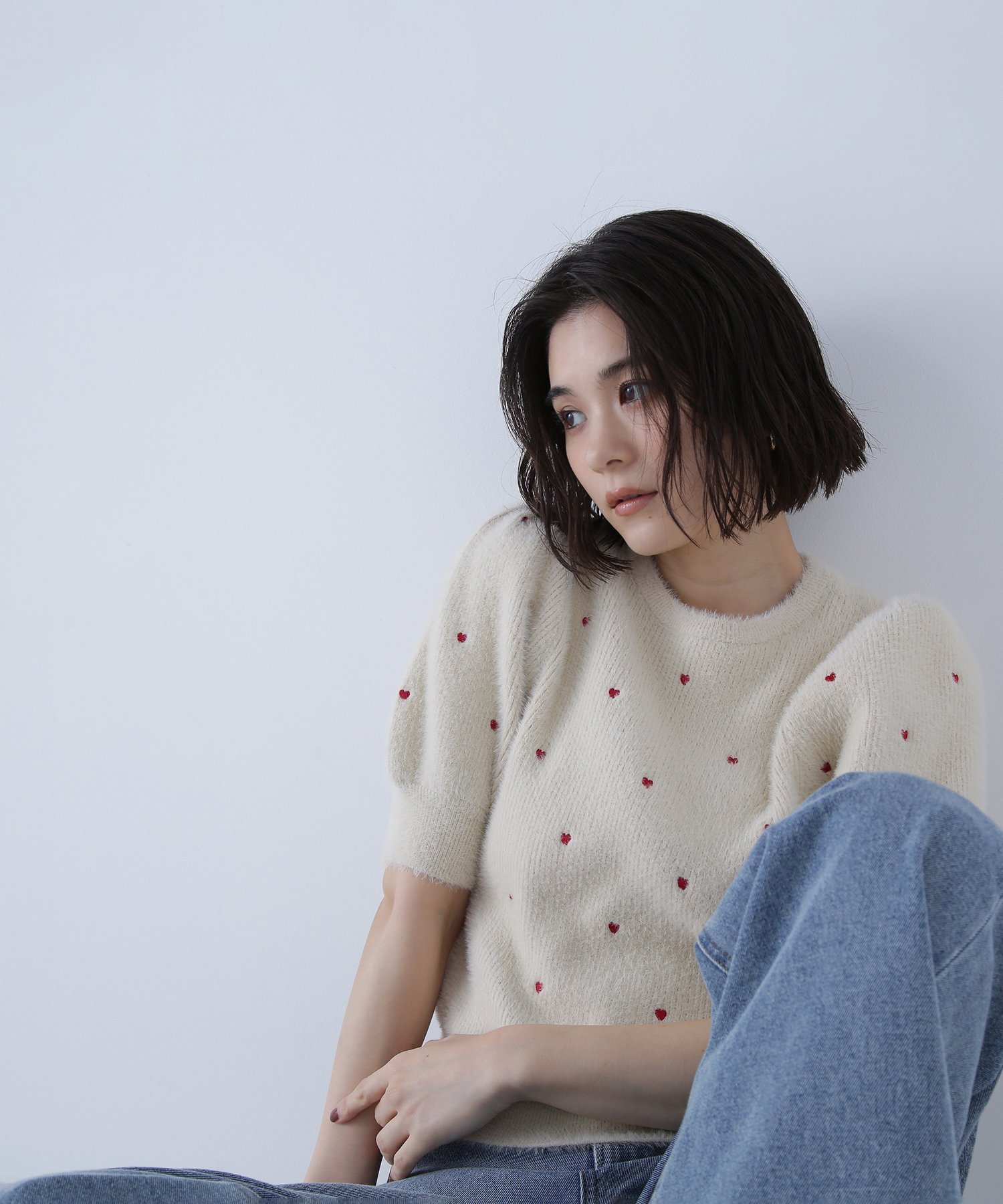 【ナチュラル ビューティー ベーシック/NATURAL BEAUTY BASIC】のシャギーハート刺繍ニット インテリア・キッズ・メンズ・レディースファッション・服の通販 founy(ファニー) 　ファッション　Fashion　レディースファッション　Fashion for Women　トップス・カットソー　Cut & Sew Tops　ニット　Knit Tops & Sweaters　スリーブ　Sleeve, Long Sleeve / Short Sleeve　トレンド　Trend, Trending Now　ドット　Polka Dot, Dot Pattern　モチーフ　Motif, Design Theme　半袖　Short Sleeve, Half Sleeve　ベージュ×レッド2|ID: prp329100004685940 ipo3291000000033838903