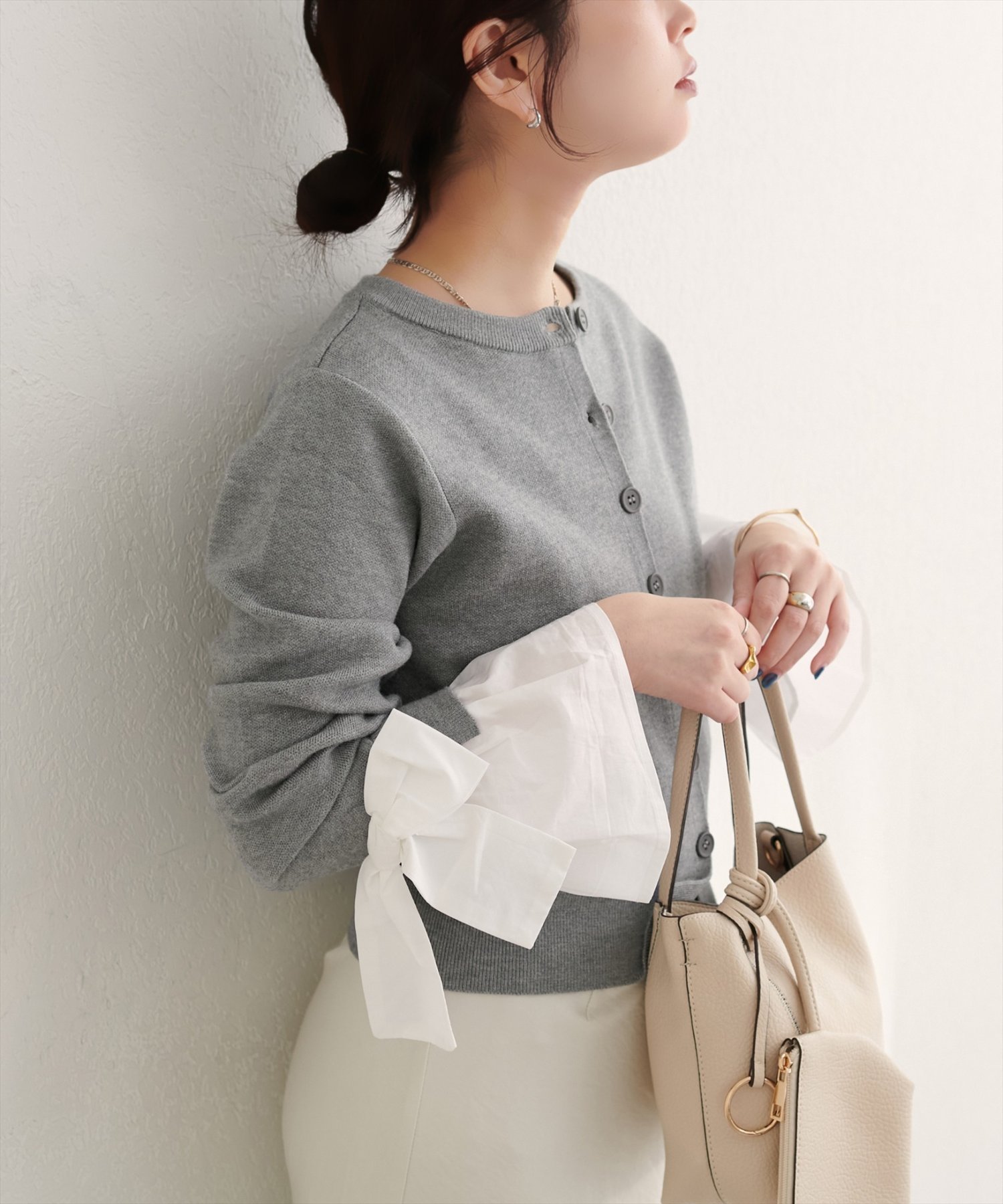 【ナチュラルクチュール/natural couture】の袖口リボンクルーネックカーデ インテリア・キッズ・メンズ・レディースファッション・服の通販 founy(ファニー) ファッション Fashion レディースファッション Fashion for Women トップス・カットソー Cut & Sew Tops アクセサリー Fashion Accessories イヤリング Earrings インナー Innerwear カットソー Cut and Sewn Top カーディガン Cardigan, Knitwear コンパクト Compact, Small Size シンプル Simple, Minimal スニーカー Sneakers, Trainers ダウン Down, Puffer デコルテ Décolleté, Neckline デニム Denim, Jeans Material なめらか Smooth, Silky Texture ネックレス Necklace, Pendant Necklace フェミニン Feminine, Girly フレア Flare, Flared リボン Ribbon, Bow ロング Long, Long-Length 再入荷 Restock / Back in Stock おすすめ Recommended / Our Picks エレガント 上品 Elegant 2025年 2025 2025-2026秋冬・A/W Autumn/Winter 2025–26 AW25–26 グレー|ID: prp329100004685973 ipo3291000000034326224