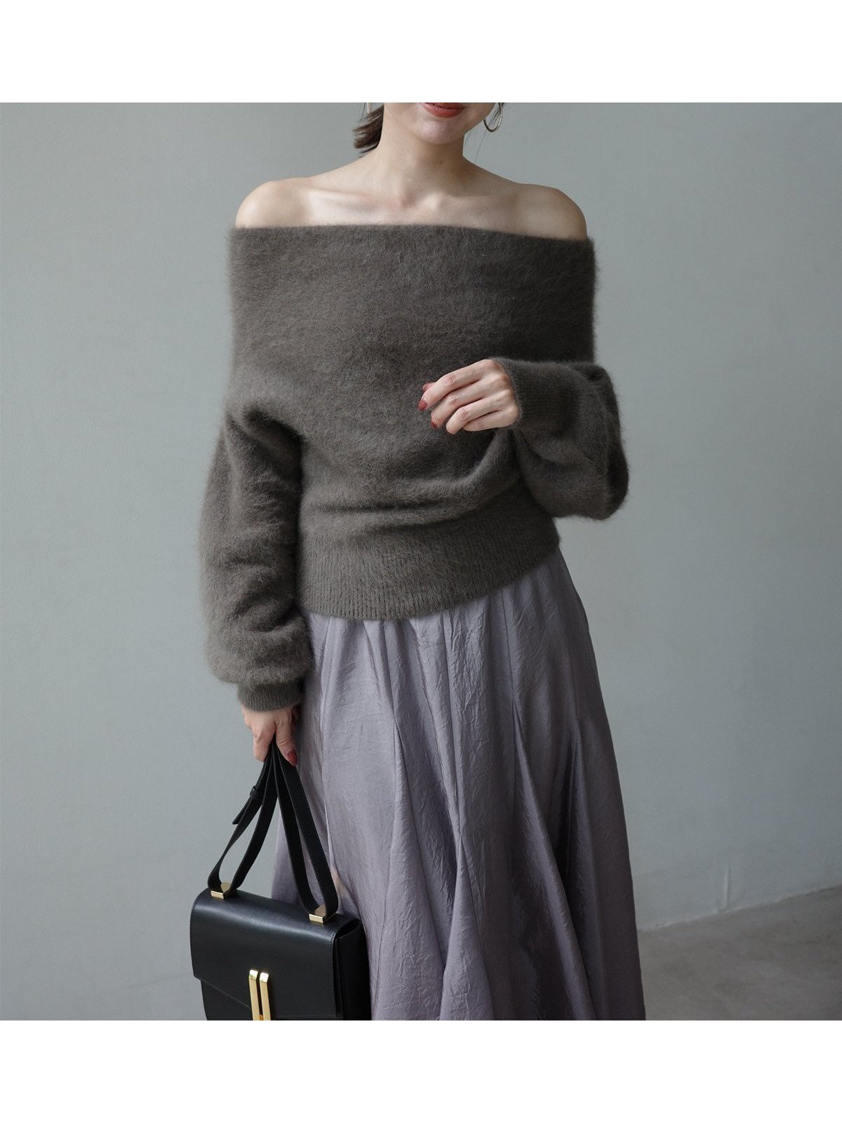 【アニュアンス/anuans】のラクーンフォックスオフショルニットプルオーバー インテリア・キッズ・メンズ・レディースファッション・服の通販 founy(ファニー) ファッション Fashion レディースファッション Fashion for Women トップス・カットソー Cut & Sew Tops ニット Knit Tops & Sweaters カジュアルプルオーバー・ニットトップス Pullovers & Knit Tops / Casual Pullovers おすすめ Recommended / Our Picks デニム Denim, Jeans Material ブラウジング Blouson Silhouette, Cinched Waist MOCA|ID: prp329100004685994 ipo3291000000034457804