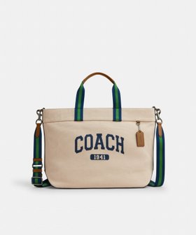 【コーチ/COACH / MEN】の【公式】トート バッグ 38・コーチ グラフィック 人気、トレンドファッション・服の通販 founy(ファニー) ファッション Fashion メンズファッション Fashion for Men バッグ Bags アウトレット Outlet / Clearance キャンバス Canvas, Canvas Fabric グラフィック Graphic, Graphic Design ポケット Pocket, Pocket Detail ラップ Wrap, Wrap Design |ID:prp329100004686024