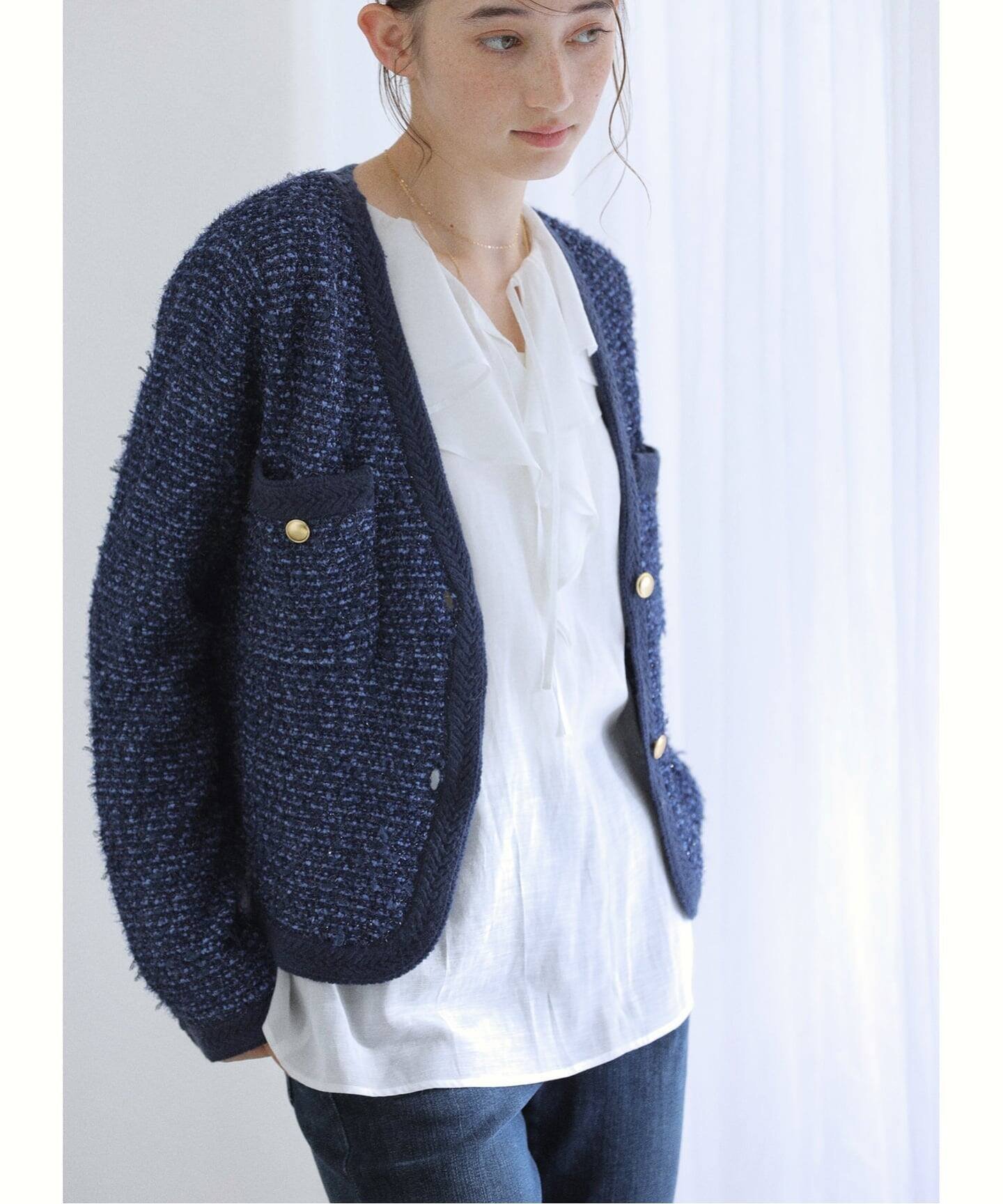 【ラ トータリテ/La TOTALITE】のVネックツイードカーディガン インテリア・キッズ・メンズ・レディースファッション・服の通販 founy(ファニー) 　ファッション　Fashion　レディースファッション　Fashion for Women　トップス・カットソー　Cut & Sew Tops　カーディガン・羽織り　Layered Style Cardigans　Vネックトップス　V-Neck Tops / V-Cut Neckline Shirts　2025年　2025　2025-2026秋冬・A/W　Autumn/Winter 2025–26 AW25–26　カーディガン　Cardigan, Knitwear　クラシカル　Classical, Vintage-Inspired　ダウン　Down, Puffer　ツイード　Twill, Twill Weave　デニム　Denim, Jeans Material　エレガント 上品　Elegant　A/W・秋冬　Autumn/Winter　ネイビー|ID: prp329100004686033 ipo3291000000033839327