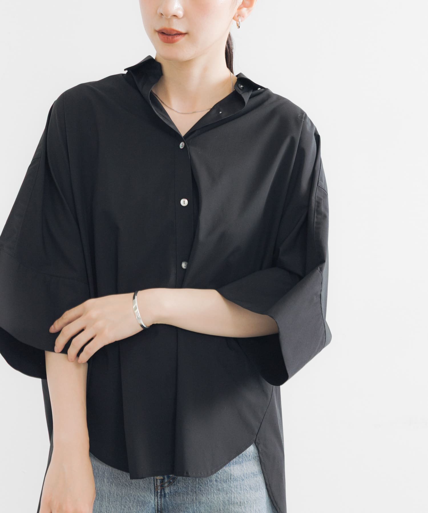 【アーバンリサーチ/URBAN RESEARCH】のハーフスリーブシャツ インテリア・キッズ・メンズ・レディースファッション・服の通販 founy(ファニー) 　ファッション　Fashion　レディースファッション　Fashion for Women　トップス・カットソー　Cut & Sew Tops　シャツ・ブラウス・オフィスカジュアル　Elegant Blouses & Button-Ups　2025年　2025　2025春夏・S/S　Spring/Summer 2025 SS25　おすすめ　Recommended / Our Picks　スラックス　Slacks, Dress Pants　スリーブ　Sleeve, Long Sleeve / Short Sleeve　デニム　Denim, Jeans Material　ワイド　Wide, Wide Fit　夏　Summer　S/S・春夏　SS, Spring/Summer, Warm Season　BLACK|ID: prp329100004686121 ipo3291000000033839700