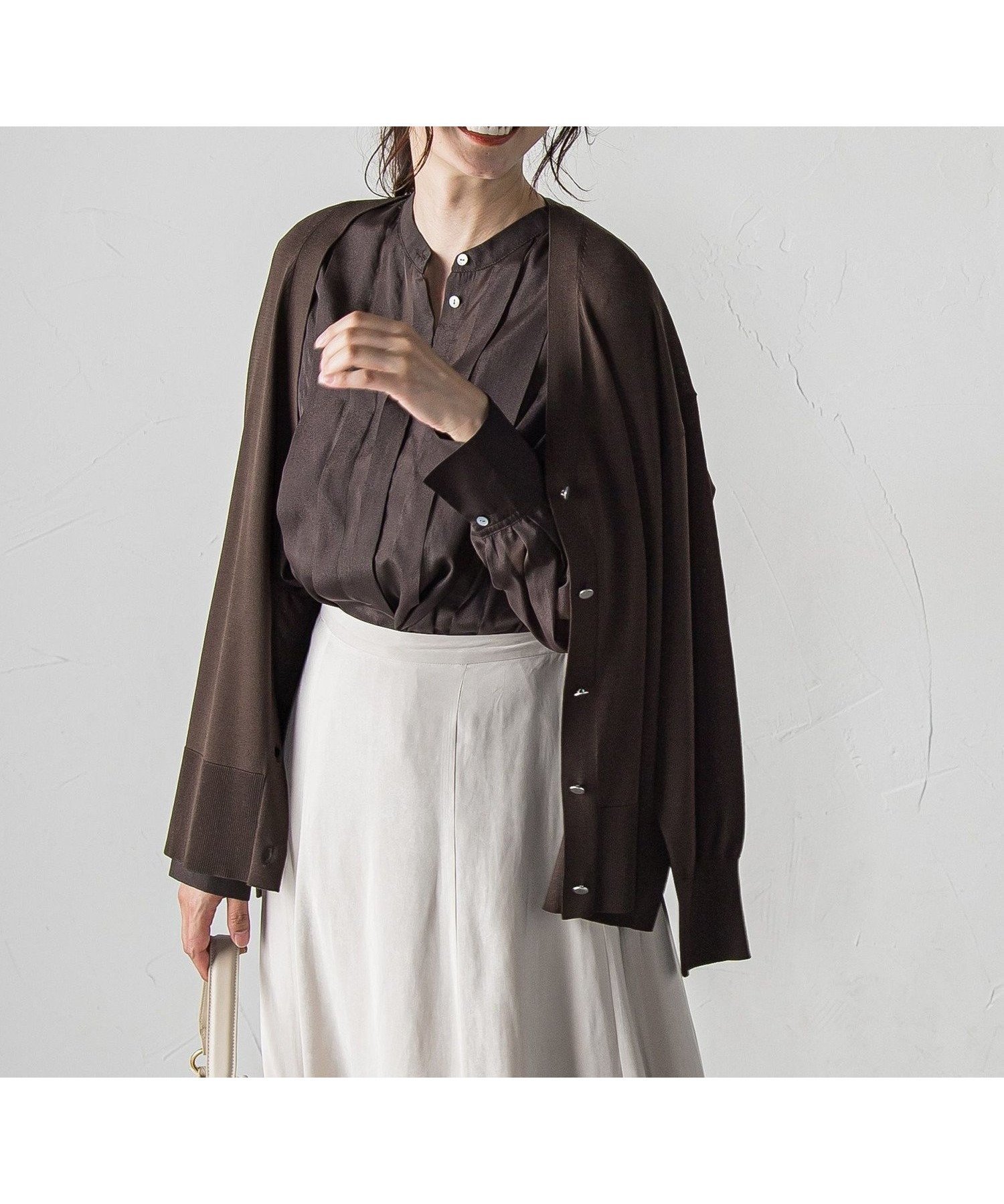 【ロートレ アモン/LAUTRE AMONT】のVネックニットカーディガン≪手洗い可能≫ インテリア・キッズ・メンズ・レディースファッション・服の通販 founy(ファニー) 　ファッション　Fashion　レディースファッション　Fashion for Women　トップス・カットソー　Cut & Sew Tops　ニット　Knit Tops & Sweaters　カーディガン・羽織り　Layered Style Cardigans　Vネックトップス　V-Neck Tops / V-Cut Neckline Shirts　インナー　Innerwear　カーディガン　Cardigan, Knitwear　シンプル　Simple, Minimal　ベーシック　Basic, Essential　ボトム　Bottoms, Lower Wear　エレガント 上品　Elegant　ブラウン|ID: prp329100004686137 ipo3291000000033839787