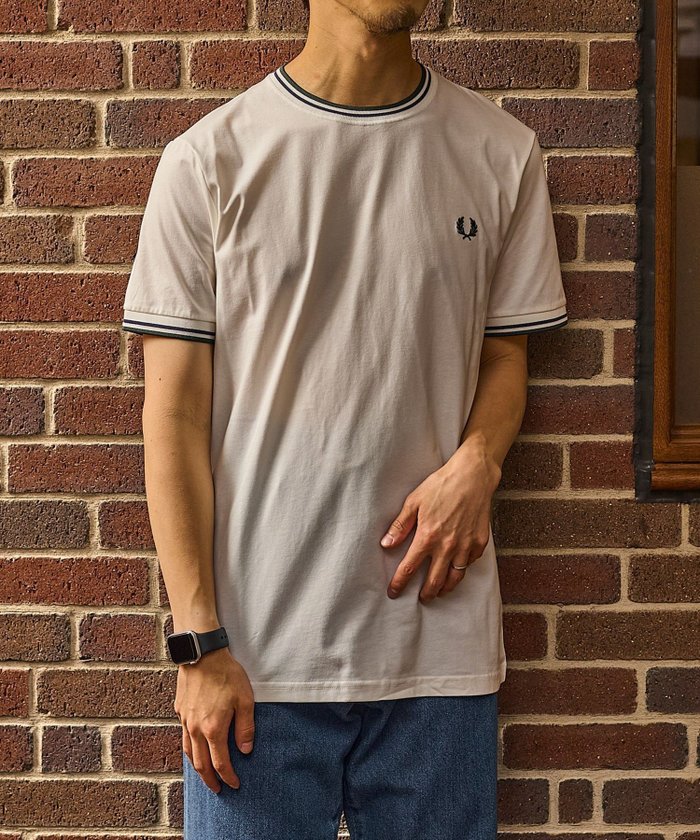 【シップス/SHIPS / MEN】の【SHIPS別注】FRED PERRY M1588 TWIN TIPPED Tシャツ インテリア・キッズ・メンズ・レディースファッション・服の通販 founy(ファニー) https://founy.com/ ファッション Fashion メンズファッション Fashion for Men カットソー Cut and Sewn Top ジャケット Jacket, Outerwear フィット Fit, Slim Fit ベスト Vest, Waistcoat ベーシック Basic, Essential ポロシャツ Polo Shirt, Collared Tee 別注 Limited Edition, Custom Order レギュラー Regular, Standard Fit ロンドン London Style, British Inspired |ID: prp329100004686143 ipo3291000000033839802