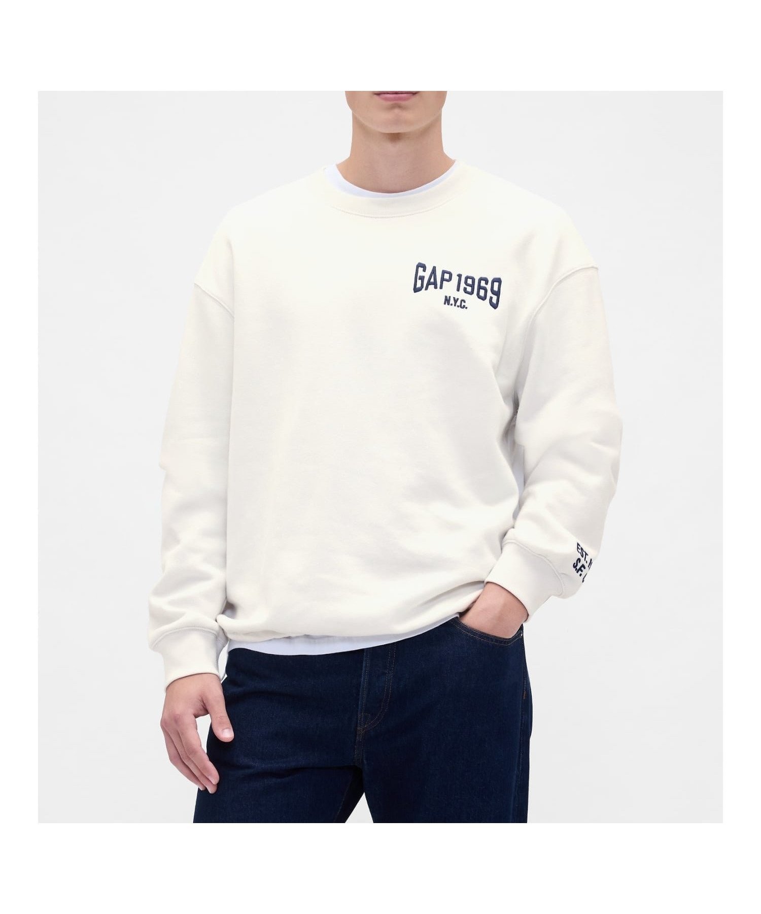 【ギャップ/GAP】のヴィンテージソフト オーバーサイズ GAPロゴ スウェットシャツ インテリア・キッズ・メンズ・レディースファッション・服の通販 founy(ファニー) 　ファッション　Fashion　レディースファッション　Fashion for Women　トップス・カットソー　Cut & Sew Tops　シャツ・ブラウス・オフィスカジュアル　Elegant Blouses & Button-Ups　レディースパーカー・カジュアルフーディー　Casual Hoodies & Sweatshirts　スウェット・クルーネックトップス　Sweatshirts & Crewnecks / Relaxed Fit Sweat Tops　ショルダー　Shoulder, Shoulder Strap　ダウン　Down, Puffer　ドロップ　Drop Shoulder, Dropped Style　長袖　Long Sleeve, Full Sleeve　フィット　Fit, Slim Fit　おすすめ　Recommended / Our Picks　CARLS STONE|ID: prp329100004686197 ipo3291000000033840030