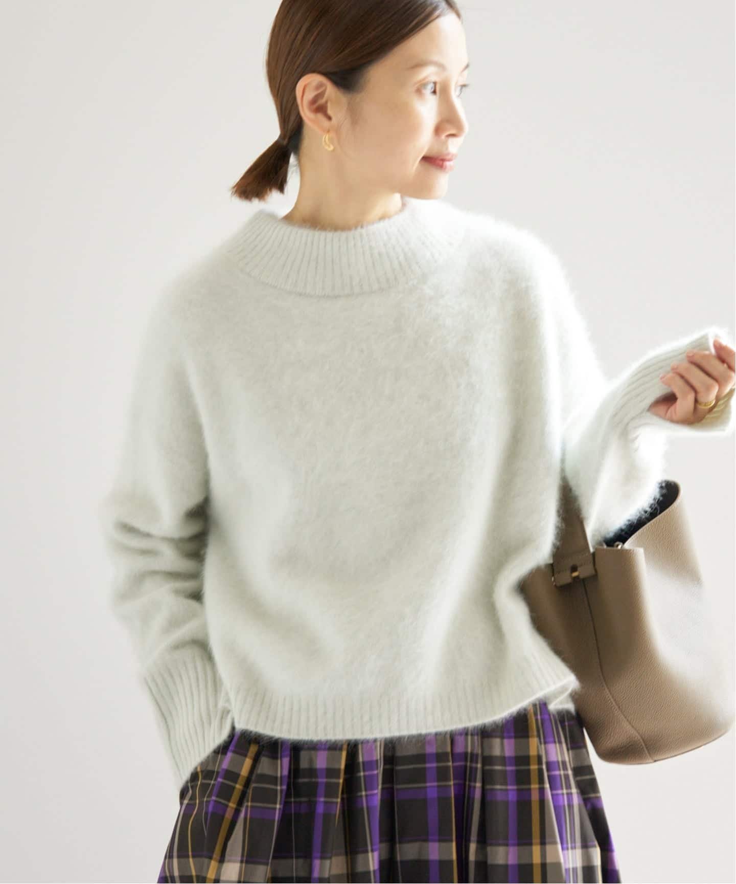 【イエナ/IENA】のFLUFFYプルオーバー 人気、トレンドファッション・服の通販 founy(ファニー) 　ファッション　Fashion　レディースファッション　Fashion for Women　トップス・カットソー　Cut & Sew Tops　カジュアルプルオーバー・ニットトップス　Pullovers & Knit Tops / Casual Pullovers　2025年　2025　2025-2026秋冬・A/W　Autumn/Winter 2025–26 AW25–26　スリット　Slit, Slit Detail　フォックス　Fox, Fox Fur　フロント　Front, Front Design　定番　Standard, Basic Item　 other-1|ID: prp329100004686938 ipo3291000000033844413
