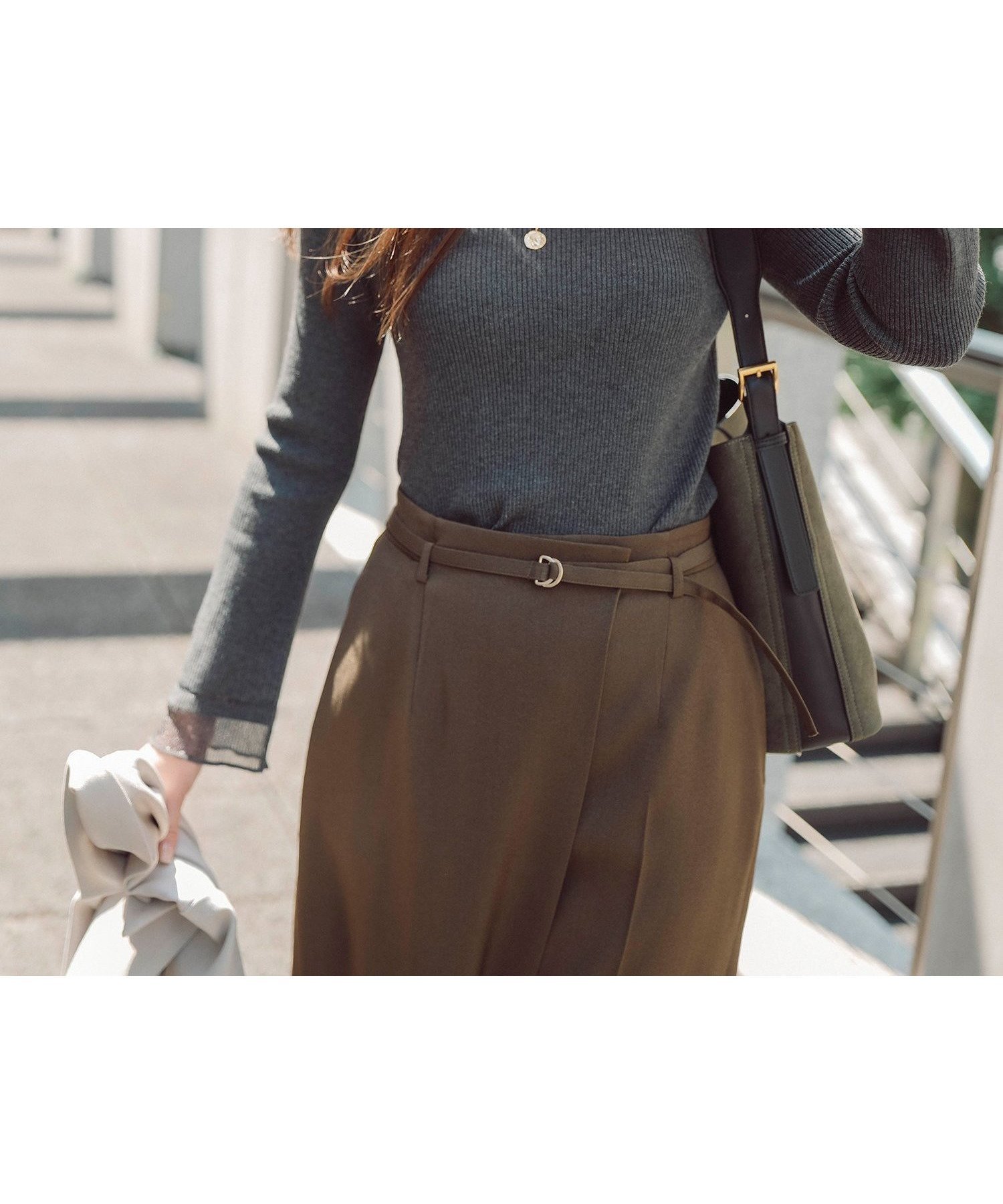 【ナチュラル ビューティー ベーシック/NATURAL BEAUTY BASIC】のさりげな シアースリーブニット インテリア・キッズ・メンズ・レディースファッション・服の通販 founy(ファニー) 　ファッション　Fashion　レディースファッション　Fashion for Women　トップス・カットソー　Cut & Sew Tops　ニット　Knit Tops & Sweaters　インナー　Innerwear　キャミワンピース　Cami Dress, Slip Dress　コンパクト　Compact, Small Size　シアー　Sheer, See-Through　ストレッチ　Stretch, Stretchy Fabric　フレア　Flare, Flared　ベーシック　Basic, Essential　リブニット　Rib Knit, Ribbed Knit　秋　Autumn　チャコール1|ID: prp329100004686956 ipo3291000000033844529