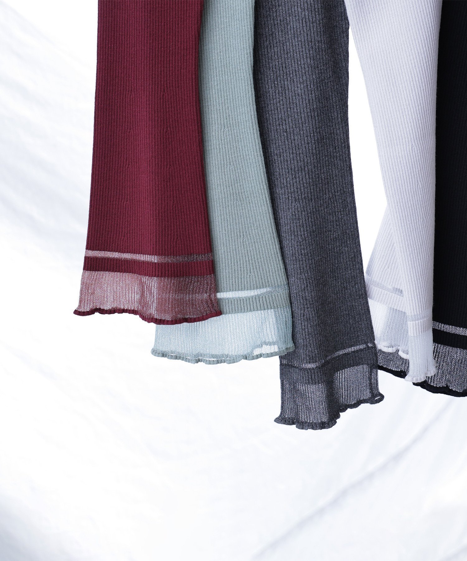 【ナチュラル ビューティー ベーシック/NATURAL BEAUTY BASIC】のさりげな シアースリーブニット インテリア・キッズ・メンズ・レディースファッション・服の通販 founy(ファニー) 　雑誌掲載アイテム　Magazine Picks & Fashion Features　ファッション雑誌　Fashion Magazines　オッジ　Oggi　ファッション　Fashion　レディースファッション　Fashion for Women　トップス・カットソー　Cut & Sew Tops　ニット　Knit Tops & Sweaters　12月号　December Issue　インナー　Innerwear　キャミワンピース　Cami Dress, Slip Dress　コンパクト　Compact, Small Size　シアー　Sheer, See-Through　ストレッチ　Stretch, Stretchy Fabric　フレア　Flare, Flared　ベーシック　Basic, Essential　リブニット　Rib Knit, Ribbed Knit　秋　Autumn　雑誌　Magazine, Fashion Magazine　バーガンディ1|ID: prp329100004686956 ipo3291000000034048020