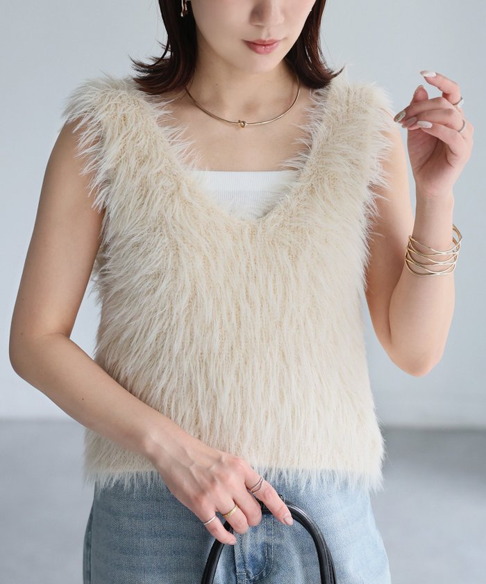 【リベリー/Riberry】の前後2WAYシャギーニットベスト インテリア・キッズ・メンズ・レディースファッション・服の通販 founy(ファニー) https://founy.com/ ファッション Fashion レディースファッション Fashion for Women アウター Coat / Outerwear Collection トップス・カットソー Cut & Sew Tops ニット Knit Tops & Sweaters ベスト&ジレ / 重ね着スタイル Vests & Gilets アクリル Acrylic Material キャミソール Camisole, Spaghetti Strap Top コンパクト Compact, Small Size シンプル Simple, Minimal |ID: prp329100004686969 ipo3291000000033903157