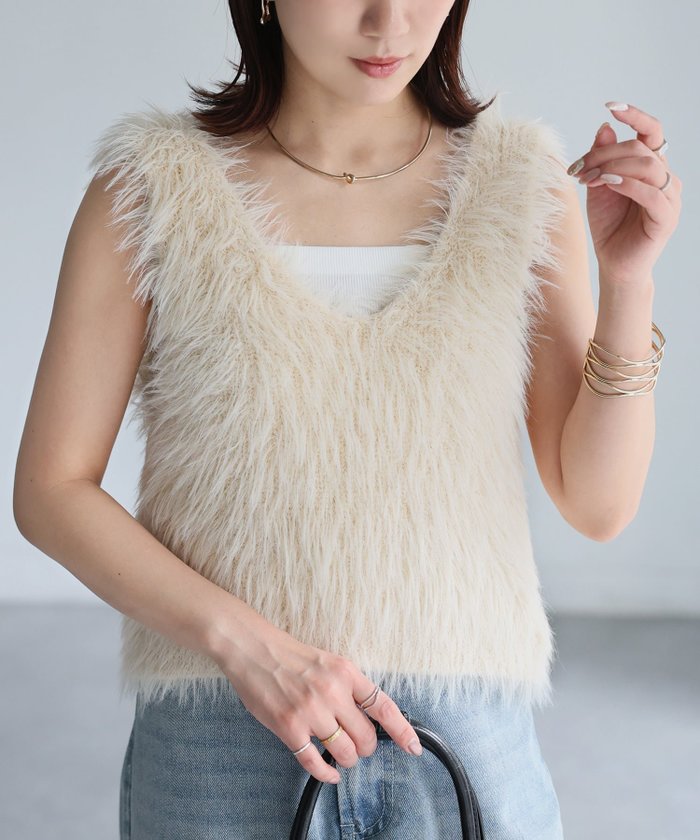 【リベリー/Riberry】の前後2WAYシャギーニットベスト インテリア・キッズ・メンズ・レディースファッション・服の通販 founy(ファニー) https://founy.com/ ファッション Fashion レディースファッション Fashion for Women アウター Coat / Outerwear Collection トップス・カットソー Cut & Sew Tops ニット Knit Tops & Sweaters ベスト&ジレ / 重ね着スタイル Vests & Gilets アクリル Acrylic Material 春 Spring 秋 Autumn キャミソール Camisole, Spaghetti Strap Top コンパクト Compact, Small Size シンプル Simple, Minimal ベスト Vest, Waistcoat ベーシック Basic, Essential ロング Long, Long-Length 冬 Winter / This Winter 再入荷 Restock / Back in Stock おすすめ Recommended / Our Picks 夏 Summer エレガント 上品 Elegant |ID: prp329100004686969 ipo3291000000034125223