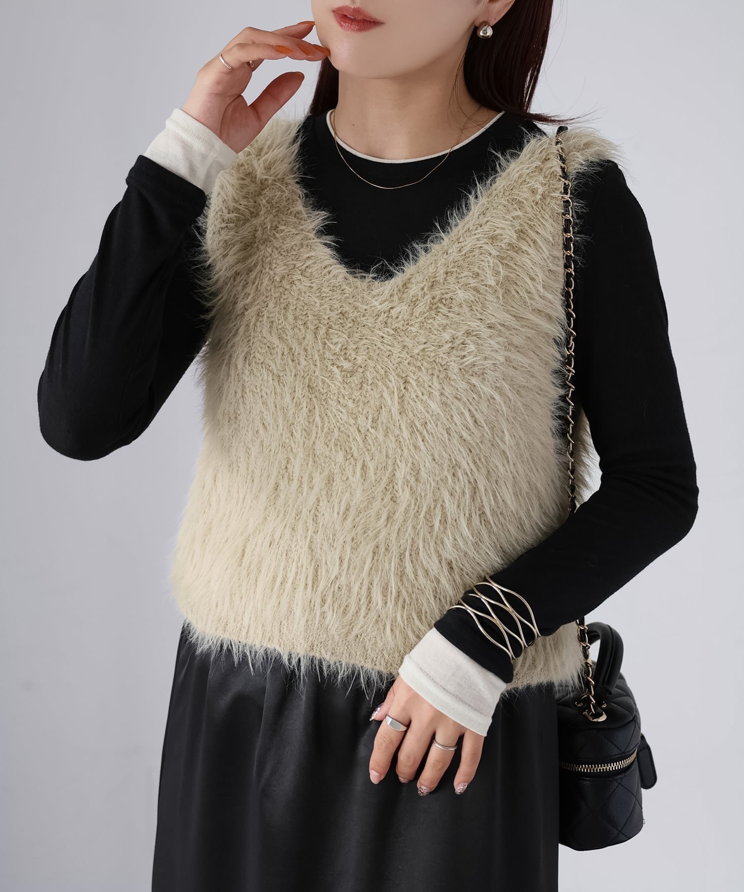 【リベリー/Riberry】の前後2WAYシャギーニットベスト インテリア・キッズ・メンズ・レディースファッション・服の通販 founy(ファニー) ファッション Fashion レディースファッション Fashion for Women アウター Coat / Outerwear Collection トップス・カットソー Cut & Sew Tops ニット Knit Tops & Sweaters ベスト&ジレ / 重ね着スタイル Vests & Gilets アクリル Acrylic Material 春 Spring 秋 Autumn キャミソール Camisole, Spaghetti Strap Top コンパクト Compact, Small Size シンプル Simple, Minimal ベスト Vest, Waistcoat ベーシック Basic, Essential ロング Long, Long-Length 冬 Winter / This Winter 再入荷 Restock / Back in Stock おすすめ Recommended / Our Picks 夏 Summer エレガント 上品 Elegant ベージュ|ID: prp329100004686969 ipo3291000000034516478