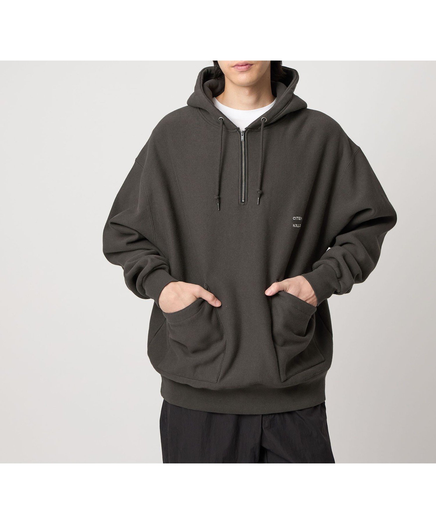 【シテン/CITEN】のCITEN ハーフジップスウェットフーディー インテリア・キッズ・メンズ・レディースファッション・服の通販 founy(ファニー) 　ファッション　Fashion　レディースファッション　Fashion for Women　トップス・カットソー　Cut & Sew Tops　レディースパーカー・カジュアルフーディー　Casual Hoodies & Sweatshirts　スウェット・クルーネックトップス　Sweatshirts & Crewnecks / Relaxed Fit Sweat Tops　コンパクト　Compact, Small Size　スウェット / スエット　Sweatshirt, Sweatwear　セットアップ　Set-Up, Coordinated Outfit　定番　Standard, Basic Item　バランス　Balance, Style Balance　フィット　Fit, Slim Fit　フォルム　Silhouette, Form　ベスト　Vest, Waistcoat　ポケット　Pocket, Pocket Detail　A/W・秋冬　Autumn/Winter　おすすめ　Recommended / Our Picks　エレガント 上品　Elegant　DK.GRAY|ID: prp329100004686975 ipo3291000000033844636