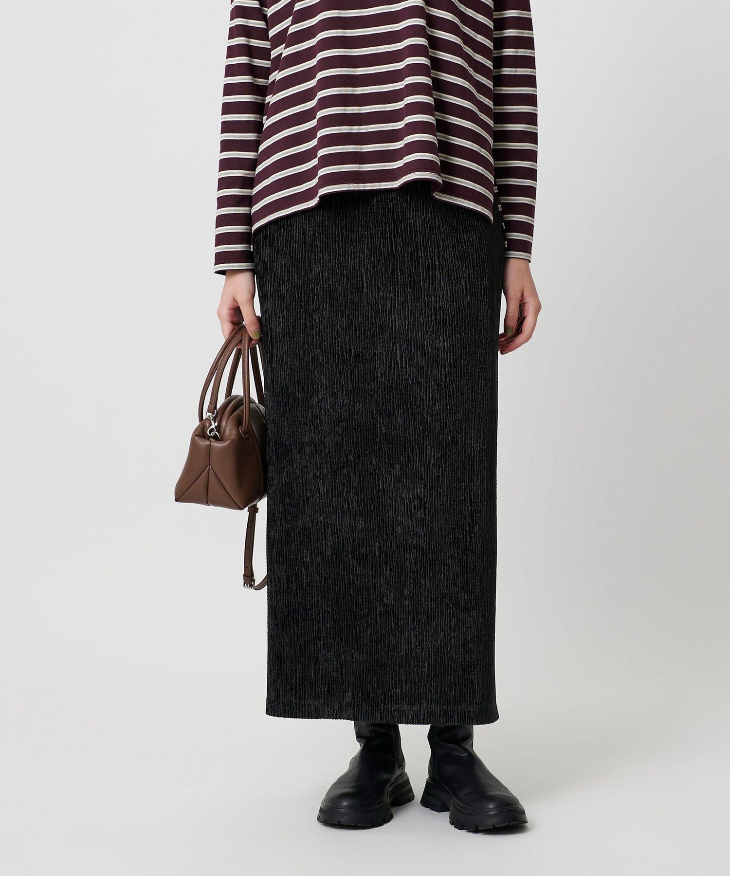 【ビューティ&ユース ユナイテッドアローズ/BEAUTY&YOUTH / UNITED ARROWS】のベロアプリーツ タイトスカート ウォッシャブル インテリア・キッズ・メンズ・レディースファッション・服の通販 founy(ファニー) 　ファッション　Fashion　レディースファッション　Fashion for Women　スカート　Skirts　ウォッシャブル　Machine Washable　ショート　Short, Short Length　スウェット / スエット　Sweatshirt, Sweatwear　スニーカー　Sneakers, Trainers　スリット　Slit, Slit Detail　タイトスカート　Pencil Skirt, Tight Skirt　人気　Popular, Best Seller　プリーツ　Pleats, Pleated　ベロア　Velour, Soft Velvet　A/W・秋冬　Autumn/Winter　おすすめ　Recommended / Our Picks　BLACK|ID: prp329100004687156 ipo3291000000034083749