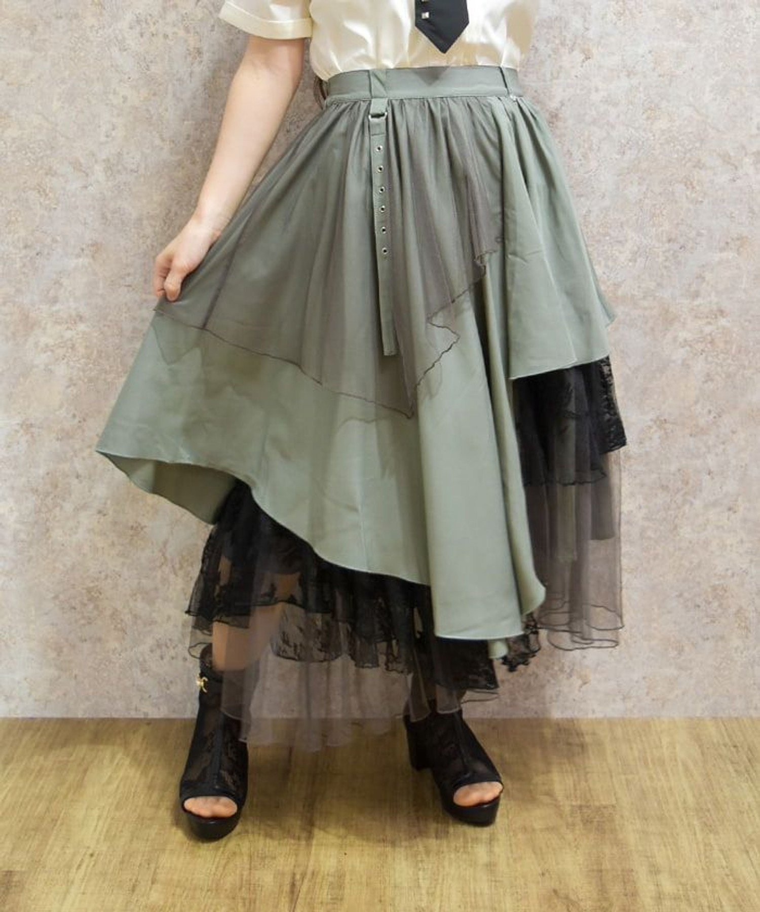 【アクシーズファム/axes femme】の異素材イレヘムロングスカート インテリア・キッズ・メンズ・レディースファッション・服の通販 founy(ファニー) 　ファッション　Fashion　レディースファッション　Fashion for Women　スカート　Skirts　ロングスカート　Long Skirts / Maxi & Midi Skirts　おすすめ　Recommended / Our Picks　アシンメトリー　Asymmetrical Style　クール　Cool, Chic　シンプル　Simple, Minimal　ダウン　Down, Puffer　チュール　Tulip, Tulip Motif　レース　Lace, Lace Fabric　切替　Switching, Contrast Panel　無地　Plain, Solid Color　カーキ|ID: prp329100004687170 ipo3291000000033846141