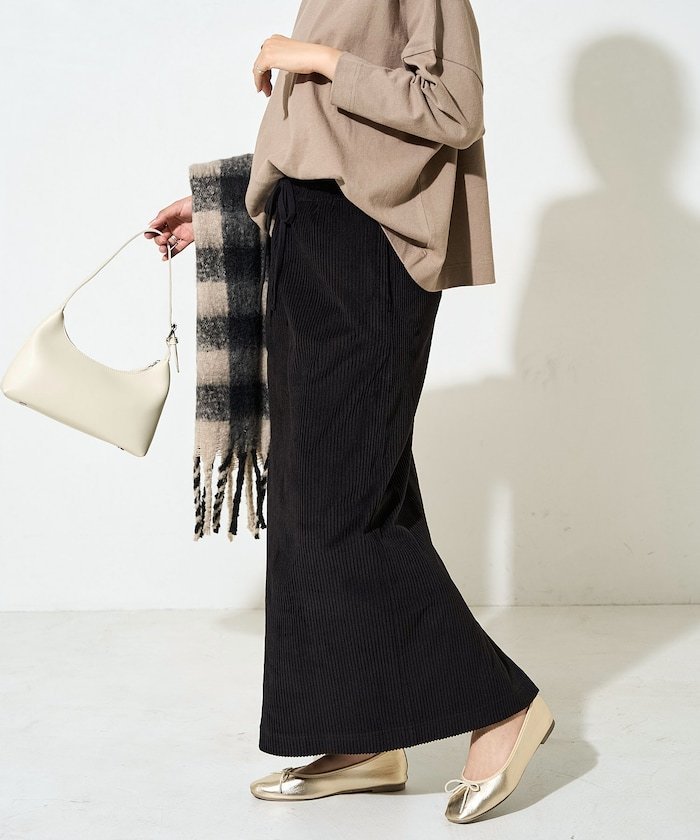 【フリークスストア/FREAK'S STORE】のカット コーデュロイ スリット イージー スカート【限定展開】 25AW インテリア・キッズ・メンズ・レディースファッション・服の通販 founy(ファニー) 　ファッション　Fashion　レディースファッション　Fashion for Women　スカート　Skirts　コーデュロイ　Corduroy, Cord Fabric　スウェット / スエット　Sweatshirt, Sweatwear　スリット　Slit, Slit Detail　人気　Popular, Best Seller　パーカー　Hoodie, Parka　ボトム　Bottoms, Lower Wear　リボン　Ribbon, Bow　A/W・秋冬　Autumn/Winter　冬　Winter / This Winter　おすすめ　Recommended / Our Picks　エレガント 上品　Elegant　2025年　2025　2025-2026秋冬・A/W　Autumn/Winter 2025–26 AW25–26　ブラック|ID: prp329100004687174 ipo3291000000034894670