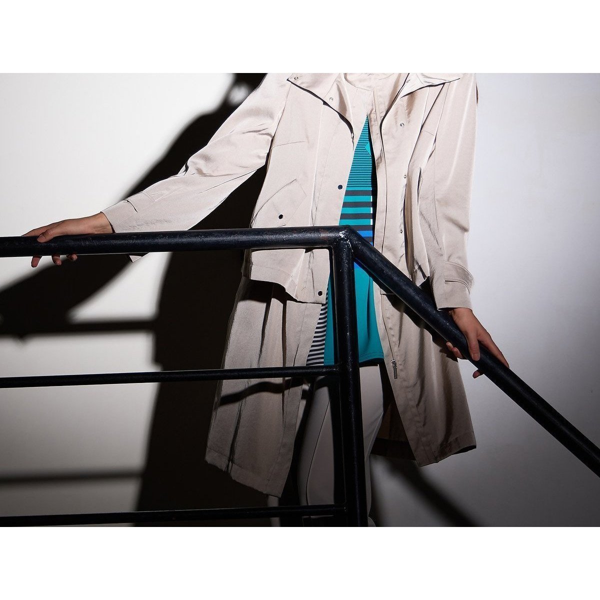 【リリアンビューティ/Liliane Burty】の【M~4L】ダルサテン4WAYコート 人気、トレンドファッション・服の通販 founy(ファニー) 　ファッション　Fashion　レディースファッション　Fashion for Women　アウター　Coat / Outerwear Collection　コート・ロングコート・ピーコート　Long Coats, Peacoats & More　秋　Autumn　ギャザー　Gathered, Ruffled　コンパクト　Compact, Small Size　サテン　Satin, Glossy Fabric　ジャケット　Jacket, Outerwear　ドット　Polka Dot, Dot Pattern　ノースリーブ　Sleeveless, No-Sleeve　長袖　Long Sleeve, Full Sleeve　ベスト　Vest, Waistcoat　ポケット　Pocket, Pocket Detail　ロング　Long, Long-Length　旅行　Travel　エレガント 上品　Elegant　 other-1|ID: prp329100004687200 ipo3291000000033846353