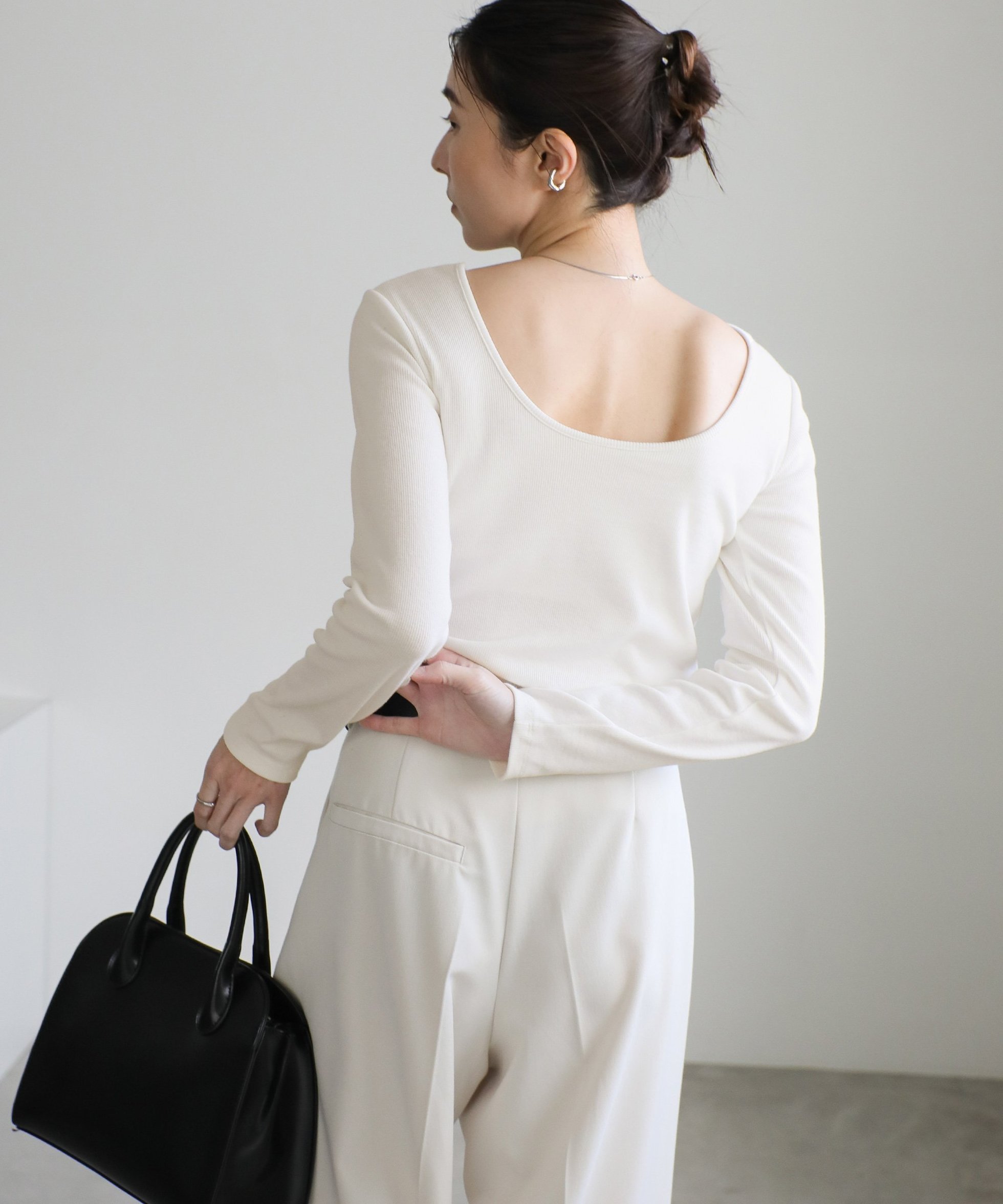 【セレクトモカ/SELECT MOCA】のカップ付き長袖テレコ インテリア・キッズ・メンズ・レディースファッション・服の通販 founy(ファニー) 　ファッション　Fashion　レディースファッション　Fashion for Women　トップス・カットソー　Cut & Sew Tops　おすすめ　Recommended / Our Picks　アンダー　Underwear Essentials　インナー　Innerwear　カットソー　Cut and Sewn Top　カーゴパンツ　Cargo Pants, Utility Pants　コンパクト　Compact, Small Size　ジャケット　Jacket, Outerwear　テレコ　Ribbed, Rib Stitch　ワイド　Wide, Wide Fit　長袖　Long Sleeve, Full Sleeve　オフホワイト-110|ID: prp329100004687279 ipo3291000000033846996