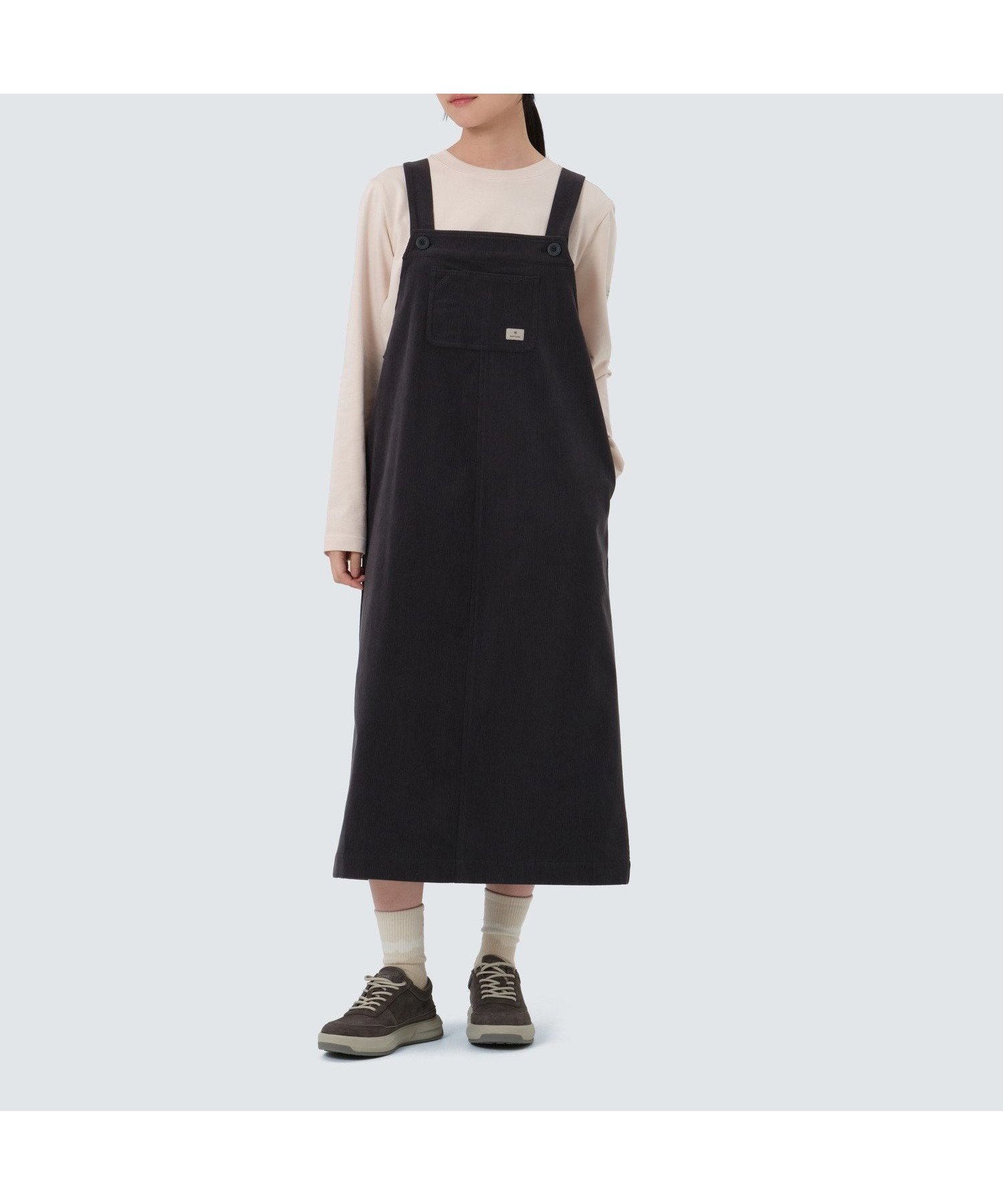 【スノーピーク/SNOW PEAK】のCorduroy Women s Overall Dress インテリア・キッズ・メンズ・レディースファッション・服の通販 founy(ファニー) 　ファッション　Fashion　レディースファッション　Fashion for Women　ワンピース　Dresses　フォーマル・パーティードレス・結婚式用ドレス　Elegant & Casual Dresses　アウトドア　Outdoor Clothing　コレクション　Collection, Seasonal Line　コーデュロイ　Corduroy, Cord Fabric　スマート　Smart, Elegant　スリット　Slit, Slit Detail　ポケット　Pocket, Pocket Detail　冬　Winter / This Winter　A/W・秋冬　Autumn/Winter　2025年　2025　2025-2026秋冬・A/W　Autumn/Winter 2025–26 AW25–26　DARK CHARCOAL|ID: prp329100004687339 ipo3291000000034022982