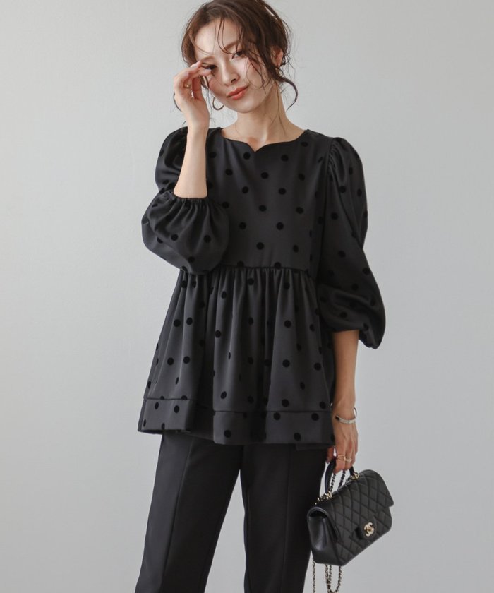 【ラジュール/Lajour】のフロッキードットハートネックプルオーバー インテリア・キッズ・メンズ・レディースファッション・服の通販 founy(ファニー) https://founy.com/ ファッション Fashion レディースファッション Fashion for Women トップス・カットソー Cut & Sew Tops カジュアルプルオーバー・ニットトップス Pullovers & Knit Tops / Casual Pullovers スリーブ Sleeve, Long Sleeve / Short Sleeve ドット Polka Dot, Dot Pattern フェミニン Feminine, Girly ペプラム Peplum, Flared Hem モノトーン Monotone, Black and White エレガント 上品 Elegant |ID: prp329100004687356 ipo3291000000033847576