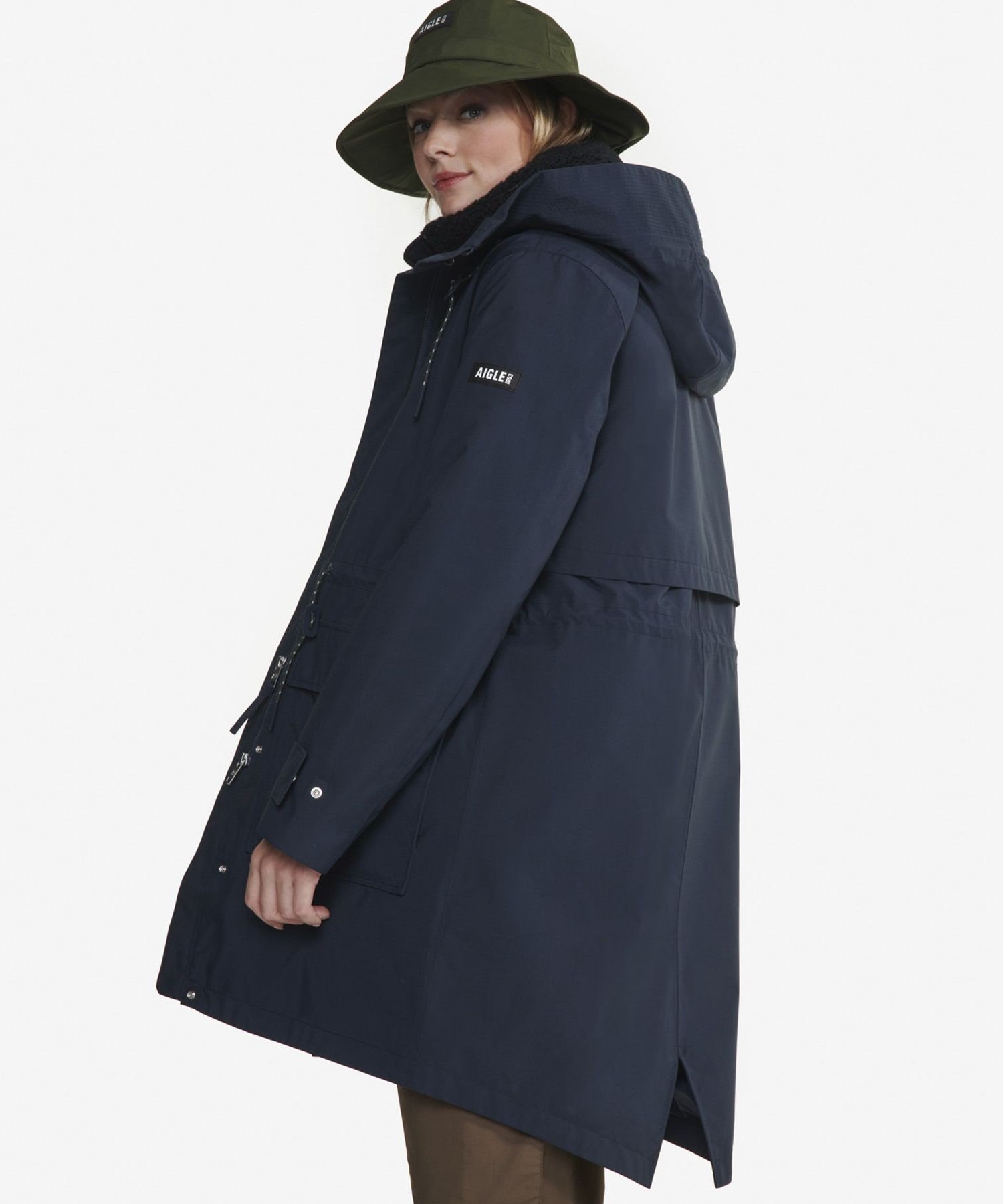【エーグル/AIGLE】のGORE-TEX ゴアテックス 透湿防水 防風 フィッシュテールフーデッドジャケット T-KIT対応 人気、トレンドファッション・服の通販 founy(ファニー) 　ファッション　Fashion　レディースファッション　Fashion for Women　アウター　Coat / Outerwear Collection　レディースジャケット・軽アウター　Jackets　アウトドア　Outdoor Clothing　ジャケット　Jacket, Outerwear　スピンドル　Spindle, Drawcord　パッチ　Patch, Appliqué　ビジネス 仕事 通勤　Business / Work / Commuting　フィット　Fit, Slim Fit　ポケット　Pocket, Pocket Detail　ミドル　Middle Length, Mid Height　モッズコート　Mods Coat, Military Parka　レギュラー　Regular, Standard Fit　 other-1|ID: prp329100004687383 ipo3291000000033847787