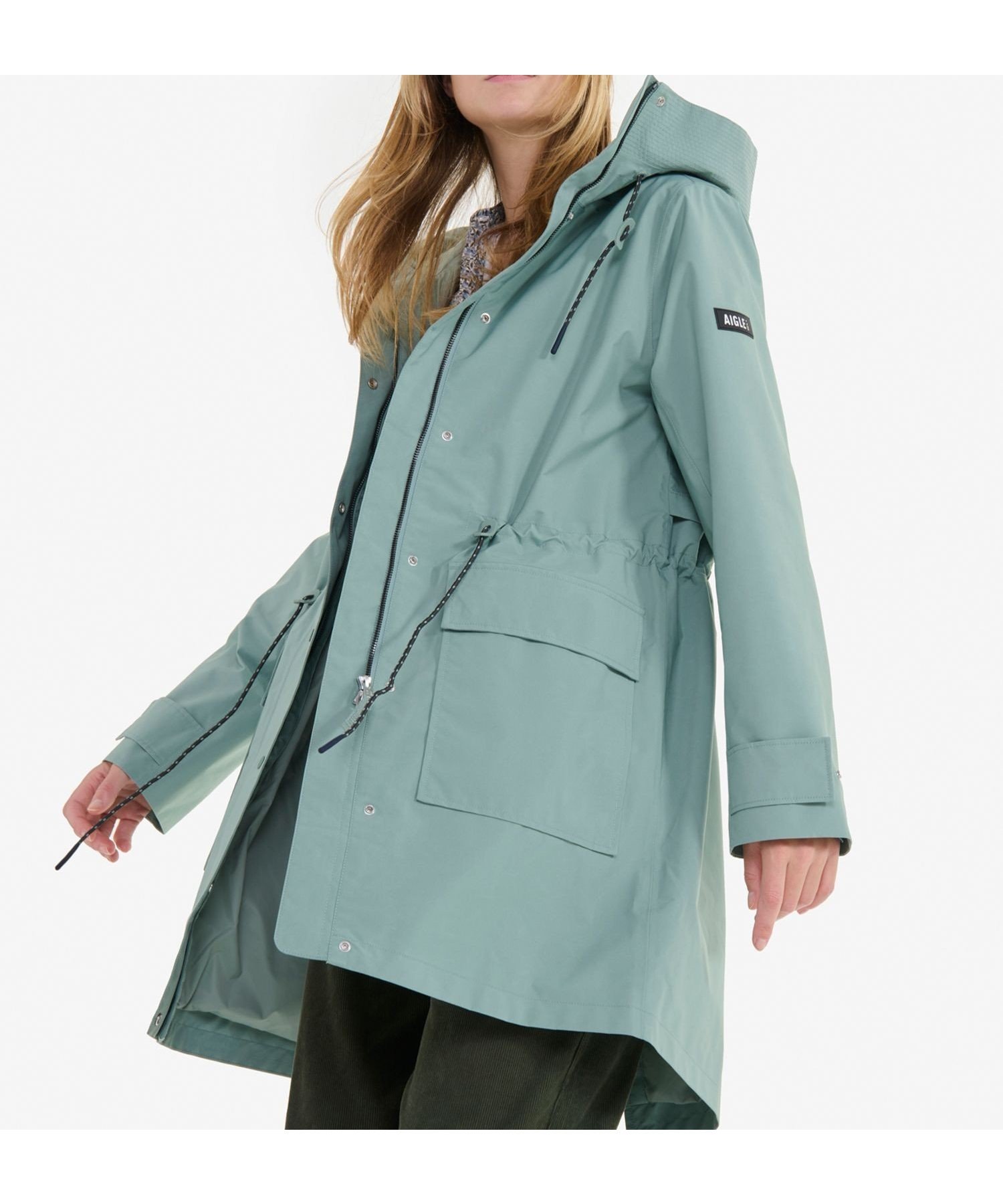 【エーグル/AIGLE】のGORE-TEX ゴアテックス 透湿防水 防風 フィッシュテールフーデッドジャケット T-KIT対応 インテリア・キッズ・メンズ・レディースファッション・服の通販 founy(ファニー) 　ファッション　Fashion　レディースファッション　Fashion for Women　アウター　Coat / Outerwear Collection　レディースジャケット・軽アウター　Jackets　アウトドア　Outdoor Clothing　ジャケット　Jacket, Outerwear　スピンドル　Spindle, Drawcord　パッチ　Patch, Appliqué　ビジネス 仕事 通勤　Business / Work / Commuting　フィット　Fit, Slim Fit　ポケット　Pocket, Pocket Detail　ミドル　Middle Length, Mid Height　モッズコート　Mods Coat, Military Parka　レギュラー　Regular, Standard Fit　グリーン|ID: prp329100004687383 ipo3291000000033847793