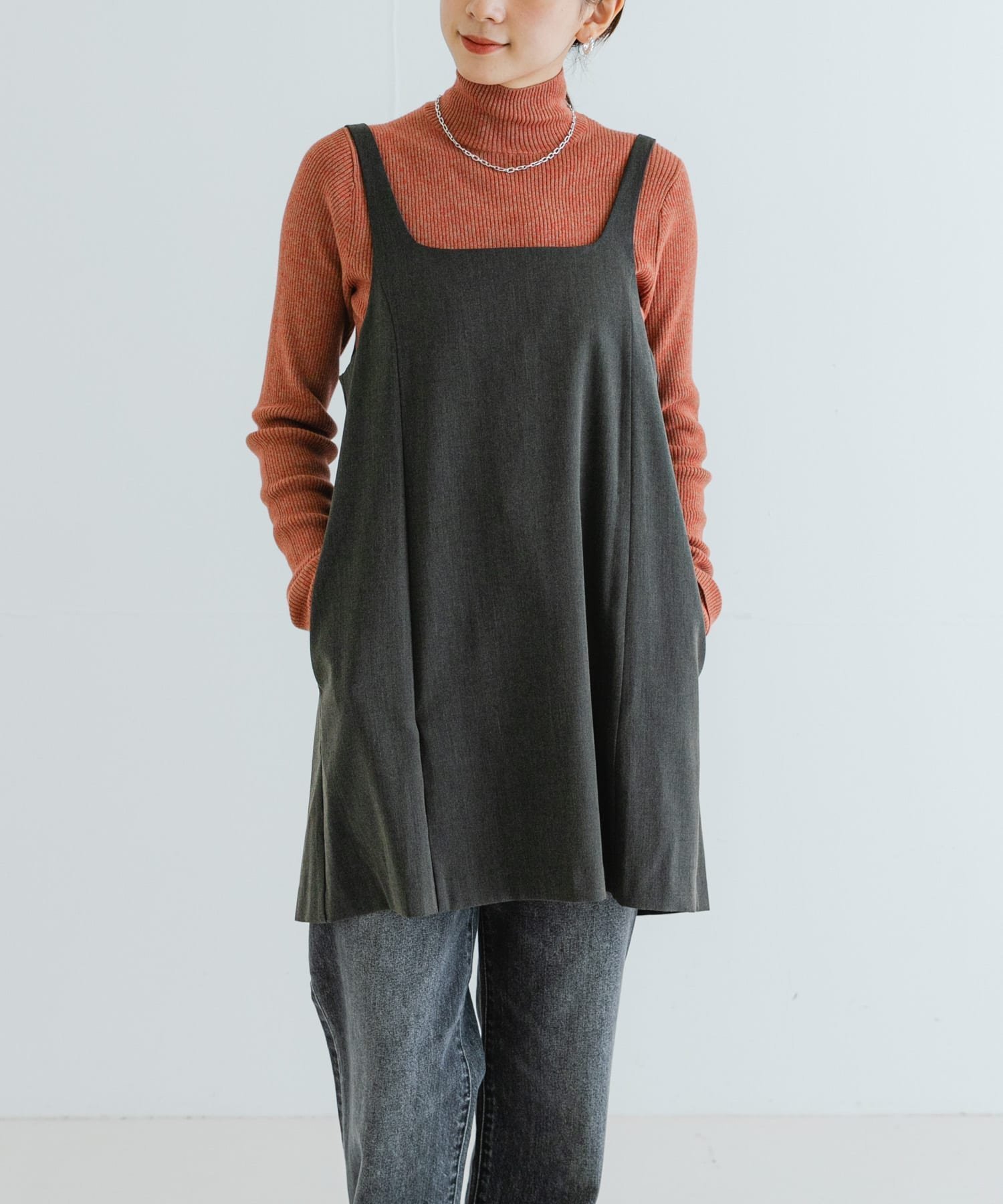 【アーバンリサーチ/URBAN RESEARCH】のスクエアネックミニジャンパーワンピース インテリア・キッズ・メンズ・レディースファッション・服の通販 founy(ファニー) 　ファッション　Fashion　レディースファッション　Fashion for Women　ワンピース　Dresses　2024年　2024　2024-2025秋冬・A/W　Autumn/Winter 2024–25 AW24–25　冬　Winter / This Winter　おすすめ　Recommended / Our Picks　コンパクト　Compact, Small Size　シューズ　Shoes, Footwear　ショート　Short, Short Length　スクエア　Square, Square Shape　ストレート　Straight, Straight Cut　スラックス　Slacks, Dress Pants　トレンド　Trend, Trending Now　フラット　Flat, Flat Shoes　今季　This Season, Current Season　A/W・秋冬　Autumn/Winter　CHARCOAL|ID: prp329100004687413 ipo3291000000033955470