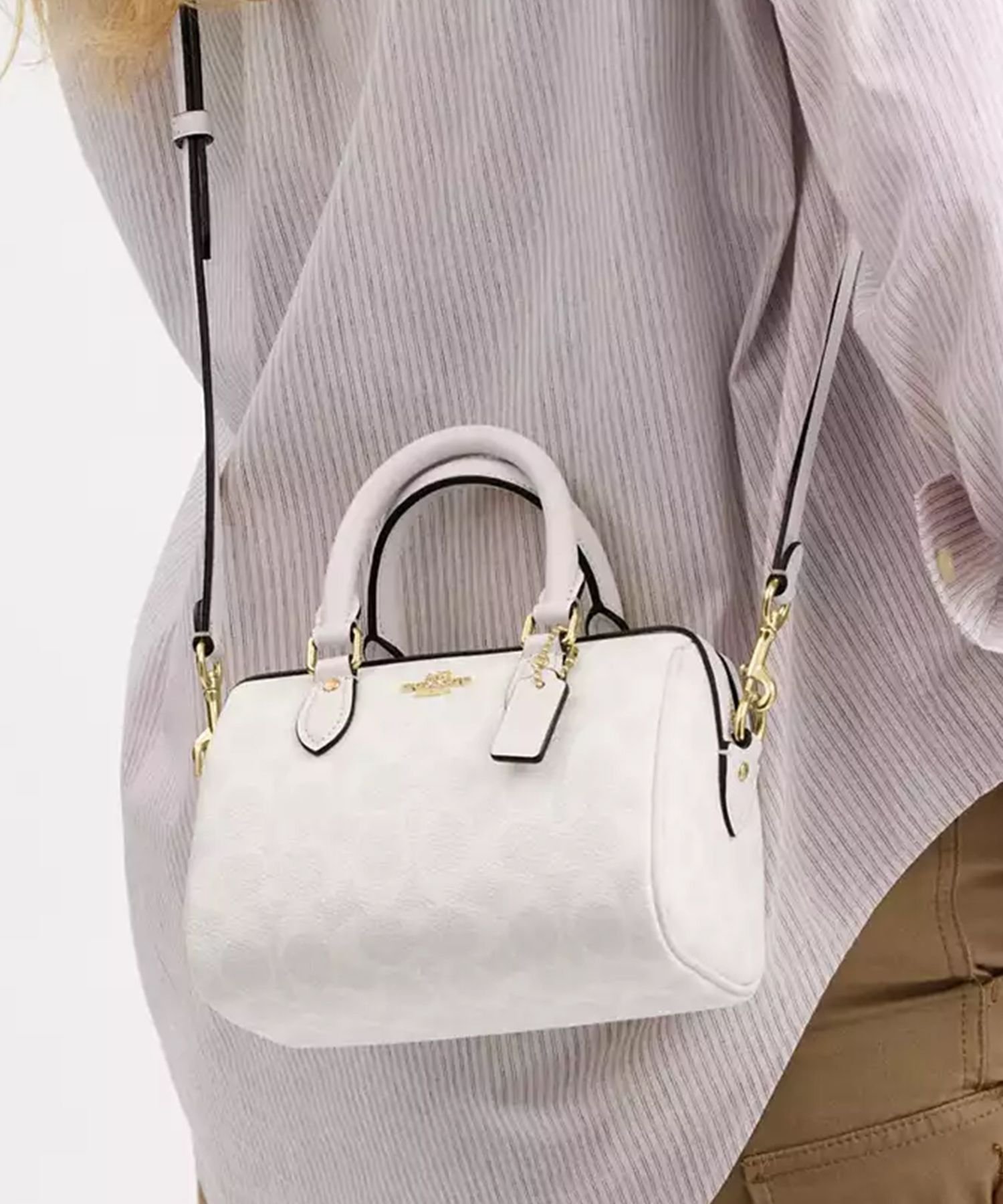 【コーチ/COACH】の【公式】ミニ ローアン クロスボディ バッグ・シグネチャー キャンバス 人気、トレンドファッション・服の通販 founy(ファニー) 　ファッション　Fashion　レディースファッション　Fashion for Women　iPhone アイフォーン　iPhone　キャンバス　Canvas, Canvas Fabric　ラップ　Wrap, Wrap Design　 other-1|ID: prp329100004687465 ipo3291000000033848580
