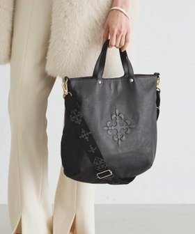 【ラシット/russet】のエンボスモノグラム 2WAYトートバッグ 人気、トレンドファッション・服の通販 founy(ファニー) ファッション Fashion レディースファッション Fashion for Women バッグ Bags 傘 Umbrella, Parasol ショルダー Shoulder, Shoulder Strap シンプル Simple, Minimal 人気 Popular, Best Seller バランス Balance, Style Balance フォルム Silhouette, Form フロント Front, Front Design ベーシック Basic, Essential ポケット Pocket, Pocket Detail モチーフ Motif, Design Theme 日本製 Made In Japan エレガント 上品 Elegant ビジネス 仕事 通勤 Business / Work / Commuting 2025年 2025 2025-2026秋冬・A/W Autumn/Winter 2025–26 AW25–26 |ID:prp329100004687483