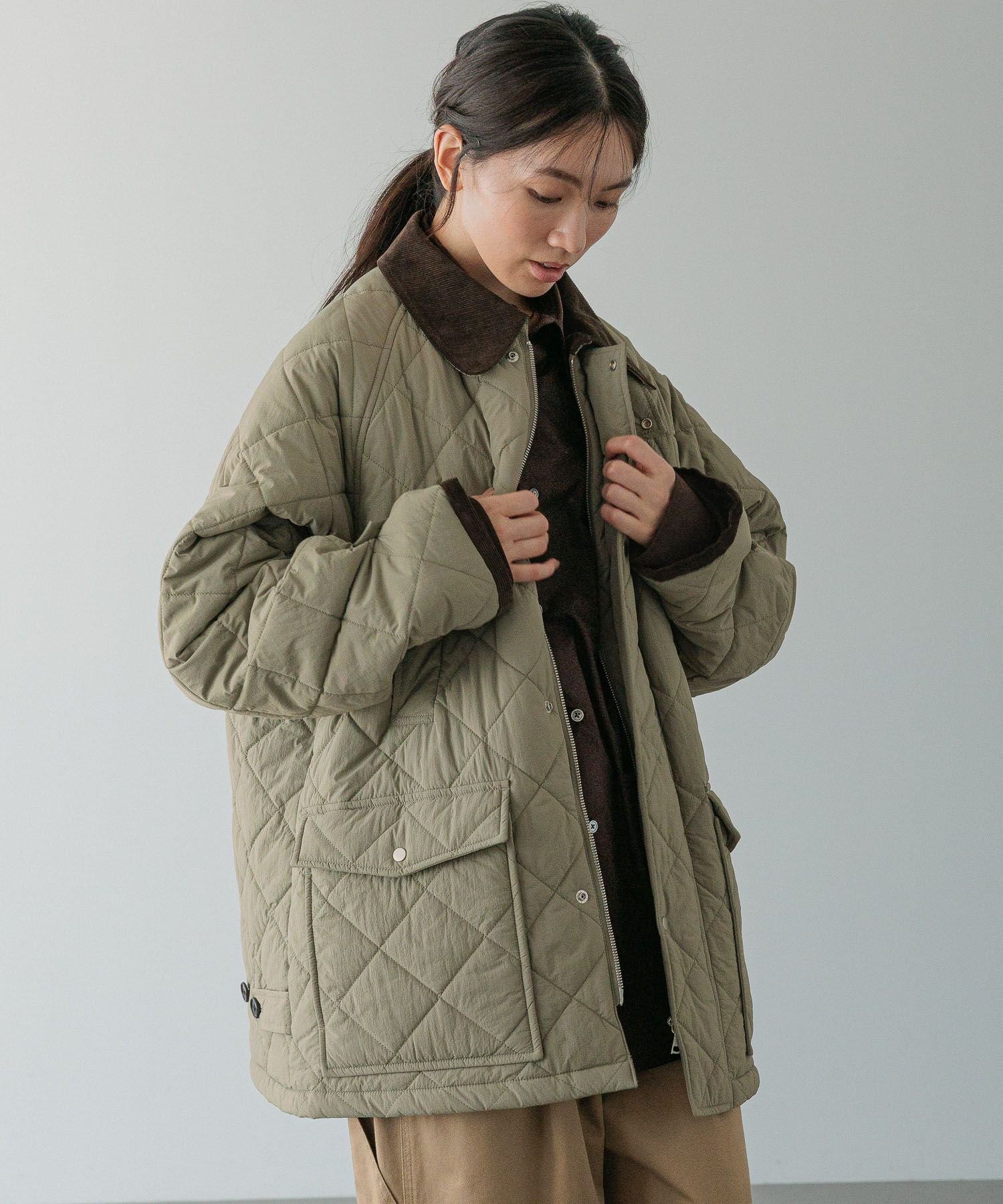 【ローリーズファーム/LOWRYS FARM】のキルトハンティングブルゾン インテリア・キッズ・メンズ・レディースファッション・服の通販 founy(ファニー) 　ファッション　Fashion　レディースファッション　Fashion for Women　アウター　Coat / Outerwear Collection　ブルゾンジャケット・スポーティアウター　Blouson Jackets　コーデュロイ　Corduroy, Cord Fabric　スタンド　Stand Collar, Upright Stand　スリーブ　Sleeve, Long Sleeve / Short Sleeve　フラップ　Flap, Flap Pocket　ミドル　Middle Length, Mid Height　ワイド　Wide, Wide Fit　グリーン78|ID: prp329100004687548 ipo3291000000033849388