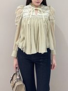 【スナイデル/SNIDEL】の楊柳シフォンブラウス 人気、トレンドファッション・服の通販 founy(ファニー) ファッション Fashion レディースファッション Fashion for Women トップス・カットソー Cut & Sew Tops シャツ・ブラウス・オフィスカジュアル Elegant Blouses & Button-Ups インナー Innerwear ウェーブ Wavy Pattern キャミソール Camisole, Spaghetti Strap Top 今季 This Season, Current Season シフォン Chiffon, Lightweight Fabric スタンド Stand Collar, Upright Stand デニム Denim, Jeans Material トレンド Trend, Trending Now 人気 Popular, Best Seller フリル Frill, Ruffle ベロア Velour, Soft Velvet ボトム Bottoms, Lower Wear ボヘミアン Bohemian, Ethnic Style ミックス Mix, Mixed Style リボン Ribbon, Bow レース Lace, Lace Fabric ロマンティック Romantic, Feminine Style おすすめ Recommended / Our Picks thumbnail OLV[027]|ID: prp329100004687656 ipo3291000000033850437
