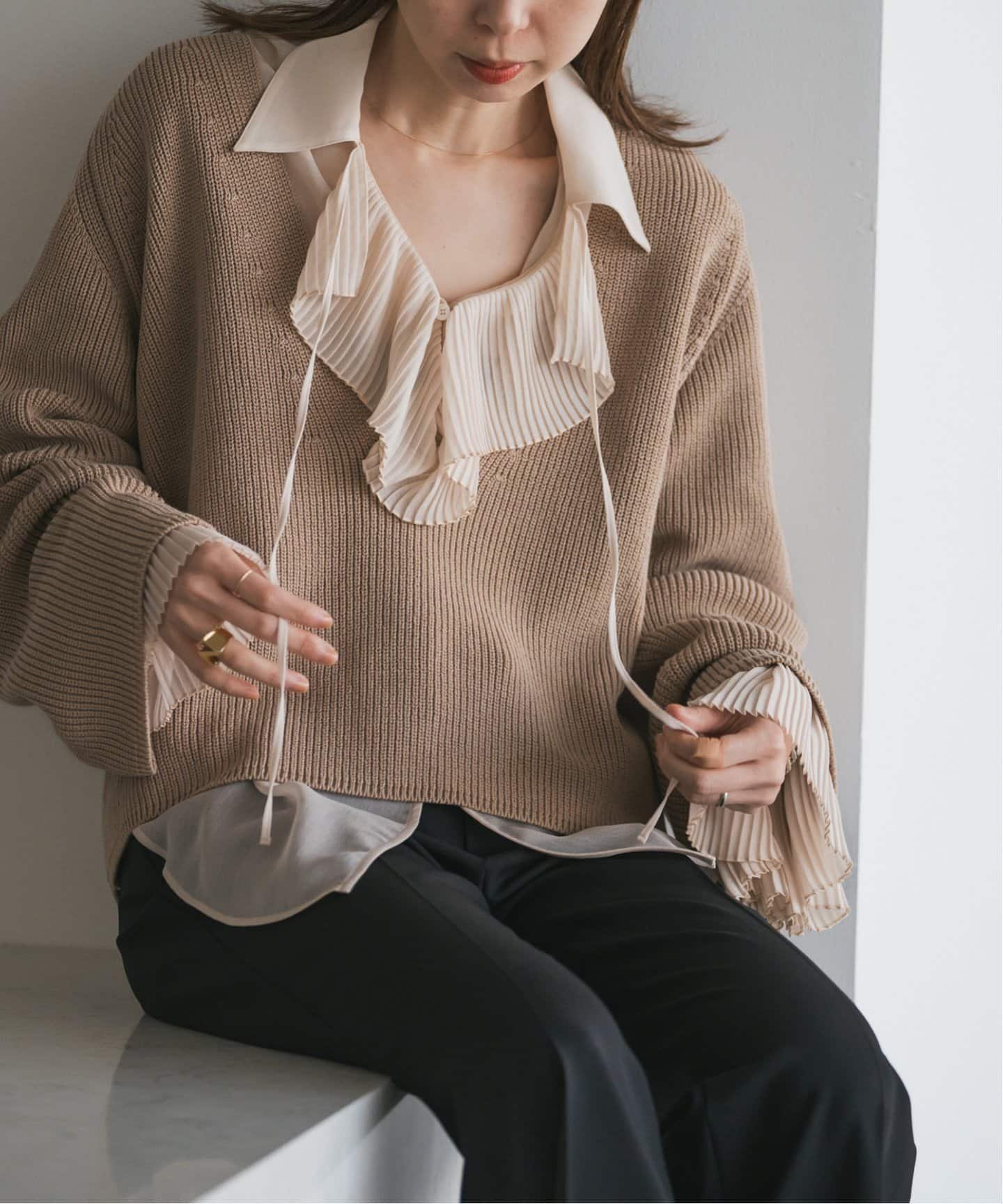 【ノーブル / スピック&スパン/NOBLE / Spick & Span】のプリーツフリルブラウス インテリア・キッズ・メンズ・レディースファッション・服の通販 founy(ファニー) 　ファッション　Fashion　レディースファッション　Fashion for Women　トップス・カットソー　Cut & Sew Tops　シャツ・ブラウス・オフィスカジュアル　Elegant Blouses & Button-Ups　カーディガン　Cardigan, Knitwear　キャミ　Camisole, Cami Top　シアー　Sheer, See-Through　ジャケット　Jacket, Outerwear　ジョーゼット　Georgette, Semi-Sheer Fabric　タンク　Tank Top, Sleeveless Top　フリル　Frill, Ruffle　フロント　Front, Front Design　プリーツ　Pleats, Pleated　エレガント 上品　Elegant　羽織　Haori, Light Jacket　ナチュラル|ID: prp329100004687663 ipo3291000000033850526