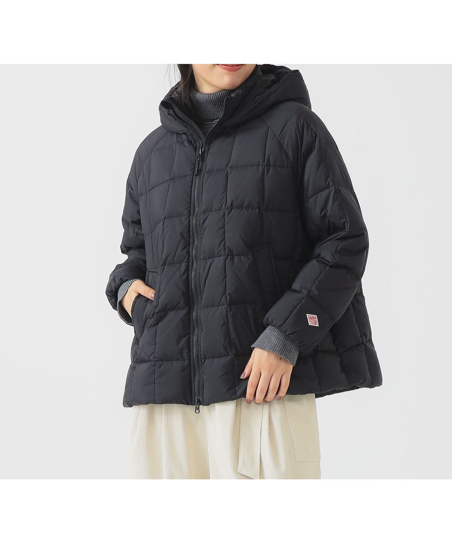 【ビーミングライフストアバイビームス/B:MING LIFE STORE by BEAMS】のDANTON / フーディー ダウン ジャケット(S~M) 25AW 秋冬 秋アウター 防寒 インテリア・キッズ・メンズ・レディースファッション・服の通販 founy(ファニー) 　ファッション　Fashion　レディースファッション　Fashion for Women　アウター　Coat / Outerwear Collection　レディースジャケット・軽アウター　Jackets　インナー　Innerwear　秋　Autumn　シンプル　Simple, Minimal　ジップ　Zip, Zipper　ジャケット　Jacket, Outerwear　スクエア　Square, Square Shape　スリーブ　Sleeve, Long Sleeve / Short Sleeve　ダウン　Down, Puffer　ドローコード　Drawcord, Drawstring Cord　フランス　France, French　ベスト　Vest, Waistcoat　防寒　Cold Protection, Winter-Ready　ワーク　Workwear, Utility Style　A/W・秋冬　Autumn/Winter　再入荷　Restock / Back in Stock　おすすめ　Recommended / Our Picks　2025年　2025　2025-2026秋冬・A/W　Autumn/Winter 2025–26 AW25–26　BLACK|ID: prp329100004688313 ipo3291000000034435992