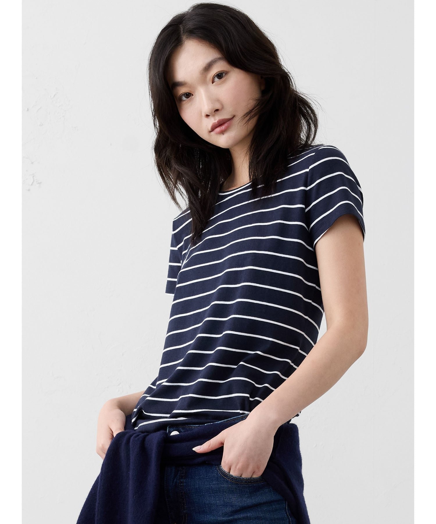 【バナナリパブリック ファクトリーストア/BANANA REPUBLIC FACTORY STORE】のBANANA REPUBLIC FACTORY STORE タイムレスクルーネックTシャツ インテリア・キッズ・メンズ・レディースファッション・服の通販 founy(ファニー) 　ファッション　Fashion　レディースファッション　Fashion for Women　トップス・カットソー　Cut & Sew Tops　シャツ・ブラウス・オフィスカジュアル　Elegant Blouses & Button-Ups　ロングTシャツ・Tシャツ　Longline T-Shirts & Tees　ストレート　Straight, Straight Cut　フィット　Fit, Slim Fit　半袖　Short Sleeve, Half Sleeve　NAVY_STRIPE|ID: prp329100004688318 ipo3291000000033892595