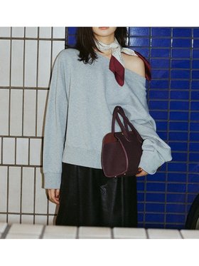 【ミラオーウェン/Mila Owen】のマルチウェイオフショルスウェットプルオーバー 人気、トレンドファッション・服の通販 founy(ファニー) ファッション Fashion レディースファッション Fashion for Women トップス・カットソー Cut & Sew Tops レディースパーカー・カジュアルフーディー Casual Hoodies & Sweatshirts カジュアルプルオーバー・ニットトップス Pullovers & Knit Tops / Casual Pullovers スウェット・クルーネックトップス Sweatshirts & Crewnecks / Relaxed Fit Sweat Tops コンパクト Compact, Small Size ショルダー Shoulder, Shoulder Strap スウェット / スエット Sweatshirt, Sweatwear スマート Smart, Elegant デコルテ Décolleté, Neckline トレンド Trend, Trending Now 定番 Standard, Basic Item ビンテージ Vintage, Retro Style ボトム Bottoms, Lower Wear メランジ Melange, Mixed Yarn ワイド Wide, Wide Fit 夏 Summer |ID:prp329100004688347