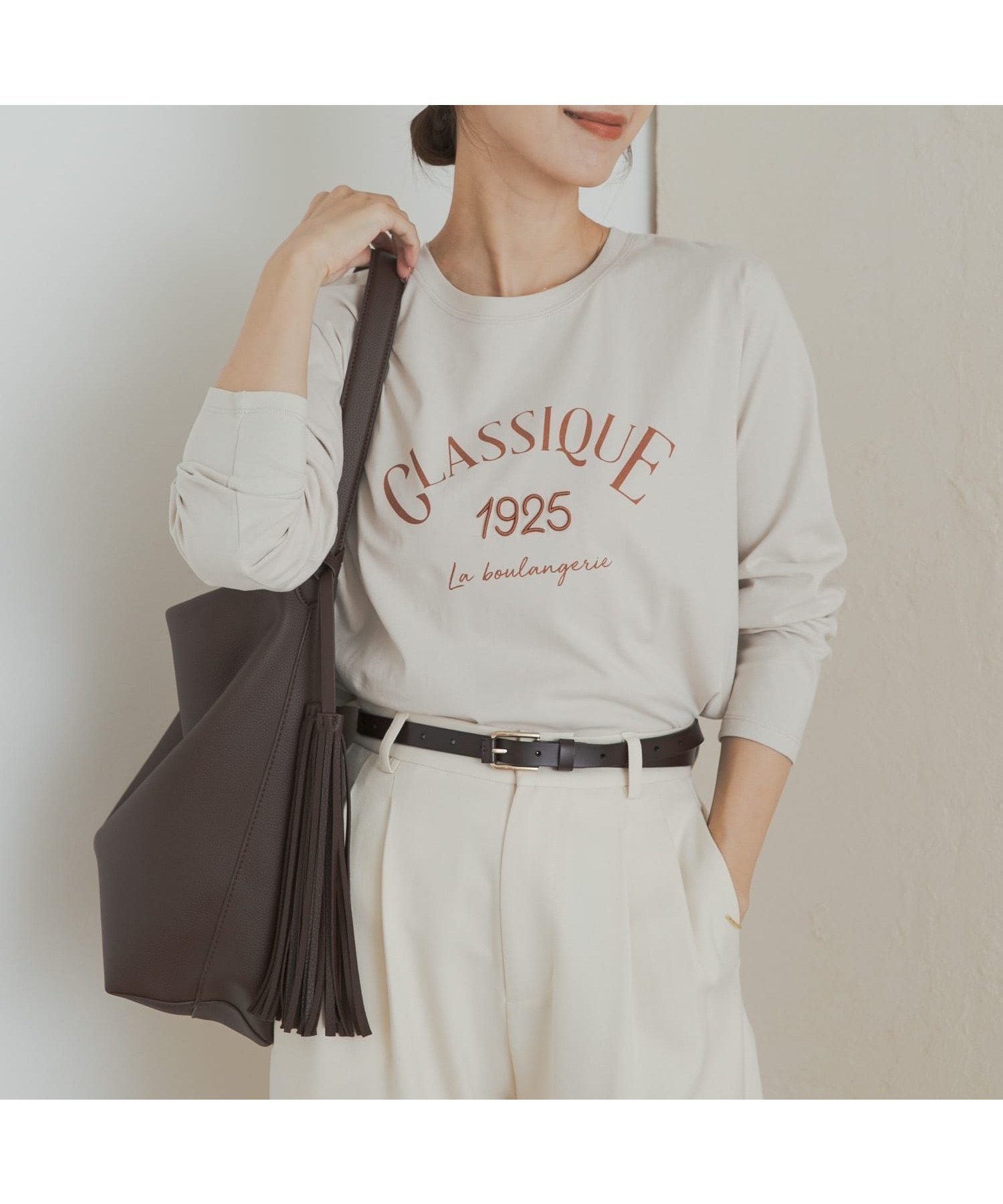 【アーバンリサーチ ドアーズ/URBAN RESEARCH DOORS】のロゴプリント+刺しゅうロングTシャツ インテリア・キッズ・メンズ・レディースファッション・服の通販 founy(ファニー) 　ファッション　Fashion　レディースファッション　Fashion for Women　トップス・カットソー　Cut & Sew Tops　シャツ・ブラウス・オフィスカジュアル　Elegant Blouses & Button-Ups　ロングTシャツ・Tシャツ　Longline T-Shirts & Tees　2025年　2025　2025-2026秋冬・A/W　Autumn/Winter 2025–26 AW25–26　冬　Winter / This Winter　カーディガン　Cardigan, Knitwear　シンプル　Simple, Minimal　ジャケット　Jacket, Outerwear　スラックス　Slacks, Dress Pants　ブルゾン　Blouson, Bomber Jacket　プリント　Print, Printed Pattern　ベーシック　Basic, Essential　ロング　Long, Long-Length　A/W・秋冬　Autumn/Winter　長袖　Long Sleeve, Full Sleeve　BEG×ORG|ID: prp329100004688375 ipo3291000000034190351