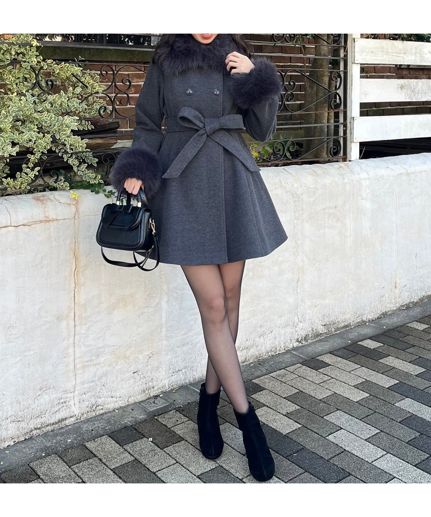 【マジェスティック レゴン/MAJESTIC LEGON】のマルチwayフェイクファーカラーフレアコート インテリア・キッズ・メンズ・レディースファッション・服の通販 founy(ファニー) 　ファッション　Fashion　レディースファッション　Fashion for Women　アウター　Coat / Outerwear Collection　コート・ロングコート・ピーコート　Long Coats, Peacoats & More　ショート　Short, Short Length　ダウン　Down, Puffer　フィット　Fit, Slim Fit　フレア　Flare, Flared　ボトム　Bottoms, Lower Wear　リボン　Ribbon, Bow　ロング　Long, Long-Length　冬　Winter / This Winter　再入荷　Restock / Back in Stock　おすすめ　Recommended / Our Picks　C/グレー|ID: prp329100004688437 ipo3291000000034524978