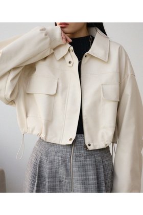 【アズール バイ マウジー/AZUL by moussy】のフェイクレザーショートブルゾン 人気、トレンドファッション・服の通販 founy(ファニー) ファッション Fashion レディースファッション Fashion for Women アウター Coat / Outerwear Collection ブルゾンジャケット・スポーティアウター Blouson Jackets ショート Short, Short Length トレンド Trend, Trending Now フェイクレザー Faux Leather, PU Leather フォルム Silhouette, Form ブルゾン Blouson, Bomber Jacket ボトム Bottoms, Lower Wear ポケット Pocket, Pocket Detail 今季 This Season, Current Season |ID:prp329100004688505