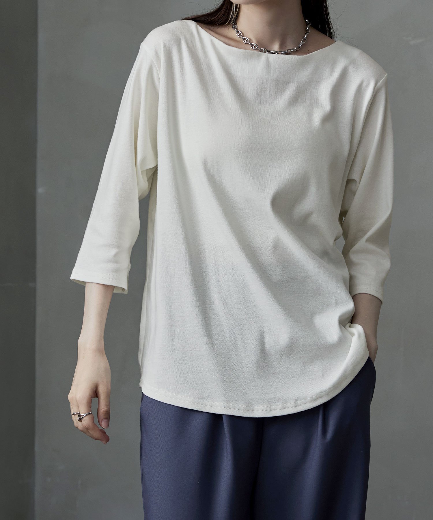 【ビーフラット/bflat】のボートネック七分袖Tシャツ インテリア・キッズ・メンズ・レディースファッション・服の通販 founy(ファニー) 　ファッション　Fashion　レディースファッション　Fashion for Women　トップス・カットソー　Cut & Sew Tops　シャツ・ブラウス・オフィスカジュアル　Elegant Blouses & Button-Ups　ロングTシャツ・Tシャツ　Longline T-Shirts & Tees　おすすめ　Recommended / Our Picks　インナー　Innerwear　カットソー　Cut and Sewn Top　カーディガン　Cardigan, Knitwear　ジャケット　Jacket, Outerwear　デコルテ　Décolleté, Neckline　定番　Standard, Basic Item　オフホワイト|ID: prp329100004688521 ipo3291000000033860136