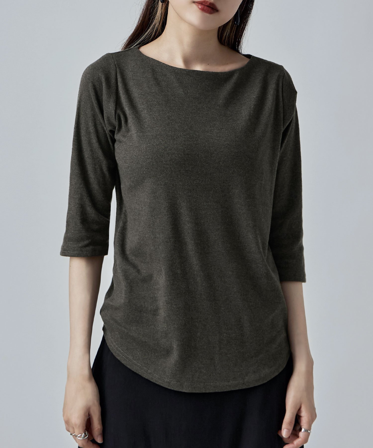 【ビーフラット/bflat】のボートネック七分袖Tシャツ インテリア・キッズ・メンズ・レディースファッション・服の通販 founy(ファニー) 　ファッション　Fashion　レディースファッション　Fashion for Women　トップス・カットソー　Cut & Sew Tops　シャツ・ブラウス・オフィスカジュアル　Elegant Blouses & Button-Ups　ロングTシャツ・Tシャツ　Longline T-Shirts & Tees　おすすめ　Recommended / Our Picks　インナー　Innerwear　カットソー　Cut and Sewn Top　カーディガン　Cardigan, Knitwear　ジャケット　Jacket, Outerwear　デコルテ　Décolleté, Neckline　定番　Standard, Basic Item　チャコールグレー|ID: prp329100004688521 ipo3291000000033860139