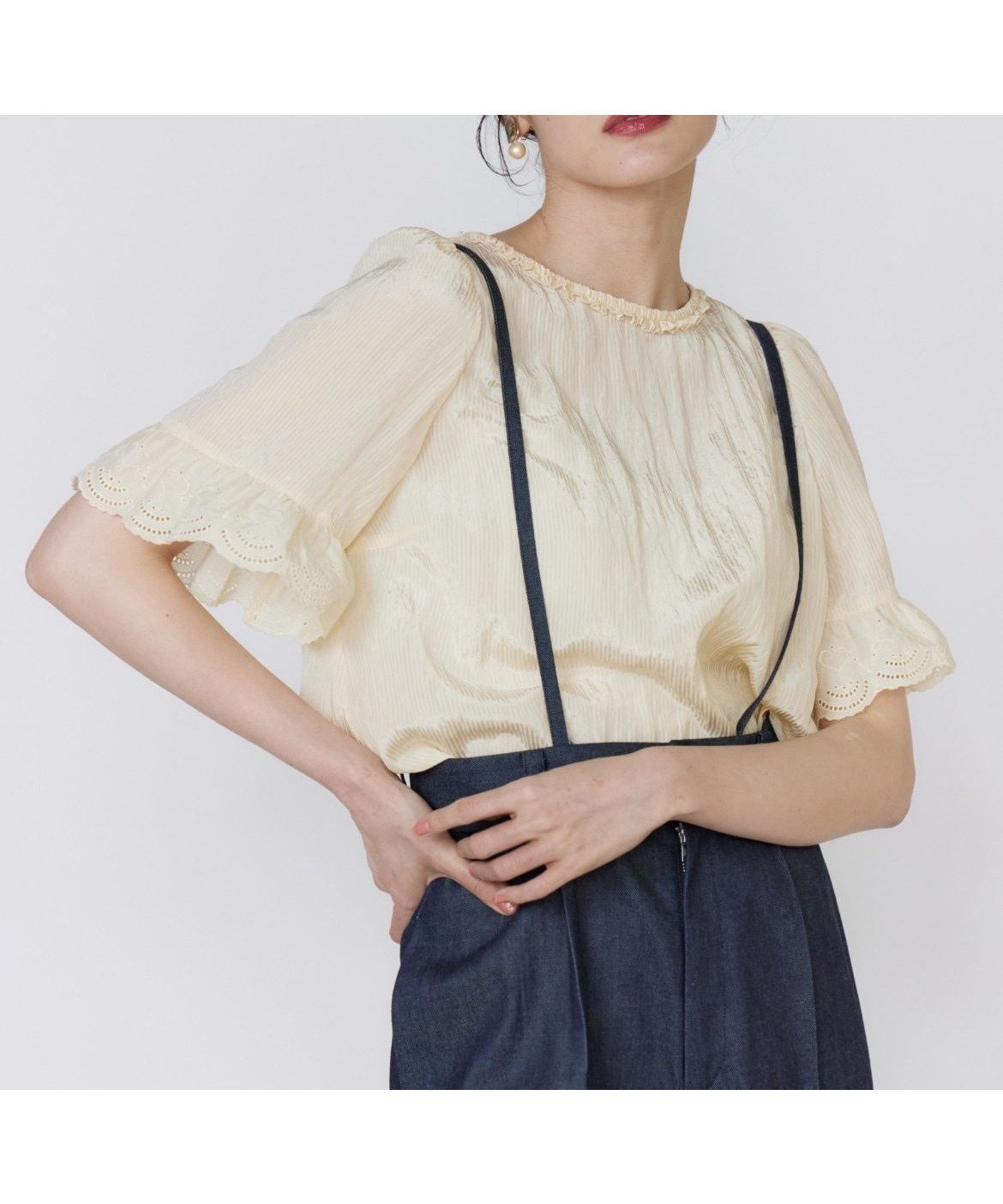 【マーリエ ル カセット/Maglie le cassetto】のシャドーストライプレースブラウス 人気、トレンドファッション・服の通販 founy(ファニー) 　ファッション　Fashion　レディースファッション　Fashion for Women　トップス・カットソー　Cut & Sew Tops　シャツ・ブラウス・オフィスカジュアル　Elegant Blouses & Button-Ups　シャドー　Shadow, Subtle Pattern　スカラップ　Scallop, Scalloped Edge　ストライプ　Stripe, Striped Pattern　スマート　Smart, Elegant　バランス　Balance, Style Balance　フェミニン　Feminine, Girly　フリル　Frill, Ruffle　レース　Lace, Lace Fabric　夏　Summer　エレガント 上品　Elegant　 other-1|ID: prp329100004689133 ipo3291000000034003970