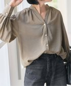 【スピック&スパン/Spick & Span】の《一部店舗+WEB限定》袖ボリュームスキッパーブラウス 人気、トレンドファッション・服の通販 founy(ファニー) ファッション Fashion レディースファッション Fashion for Women トップス・カットソー Cut & Sew Tops シャツ・ブラウス・オフィスカジュアル Elegant Blouses & Button-Ups シアー Sheer, See-Through スキッパー Skipper, Open Collar フロント Front, Front Design エレガント 上品 Elegant 羽織 Haori, Light Jacket thumbnail カーキ A|ID: prp329100004689164 ipo3291000000033865514