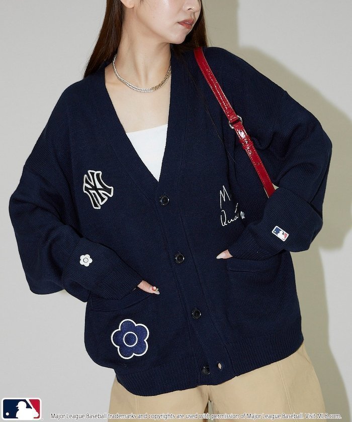 【フリークスストア/FREAK'S STORE】のMLB×MARY QUANT PATCH KNIT CARDIGAN /ロゴパッチニットカーディガン 25AW インテリア・キッズ・メンズ・レディースファッション・服の通販 founy(ファニー) ファッション Fashion レディースファッション Fashion for Women トップス・カットソー Cut & Sew Tops ニット Knit Tops & Sweaters カーディガン・羽織り Layered Style Cardigans 2025年 2025 2025-2026秋冬・A/W Autumn/Winter 2025–26 AW25–26 冬 Winter / This Winter A/W・秋冬 Autumn/Winter ネイビー|ID: prp329100004689172 ipo3291000000034449618